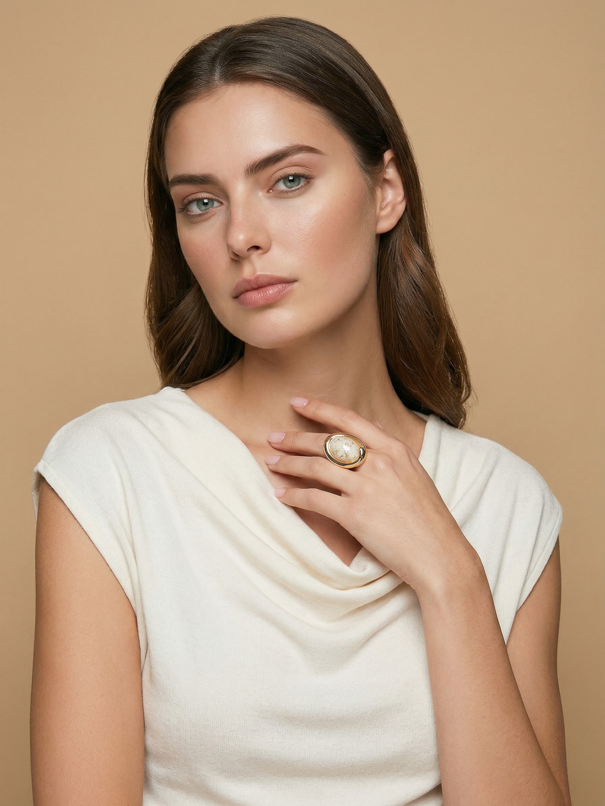 Anel Feminino Com Pedra Dourado '2Essential