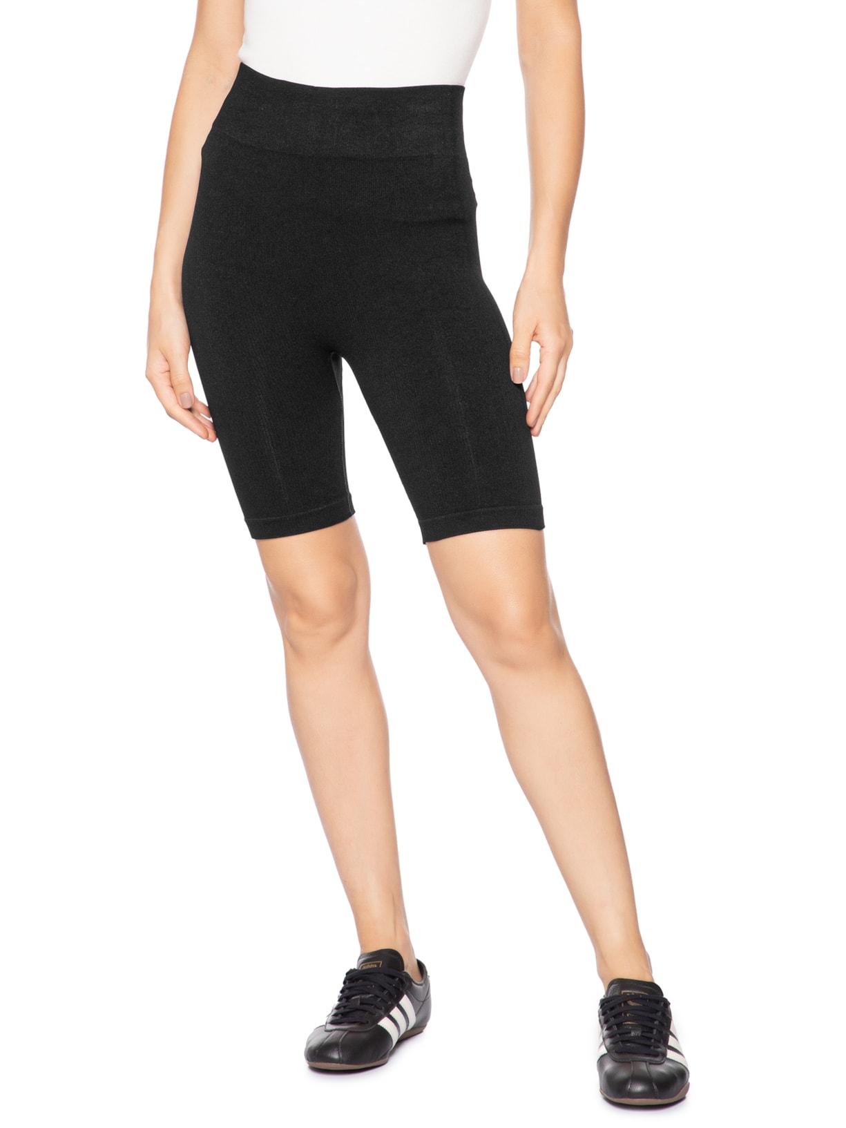 Bermuda Feminina Biker Canelada Preto Basiq