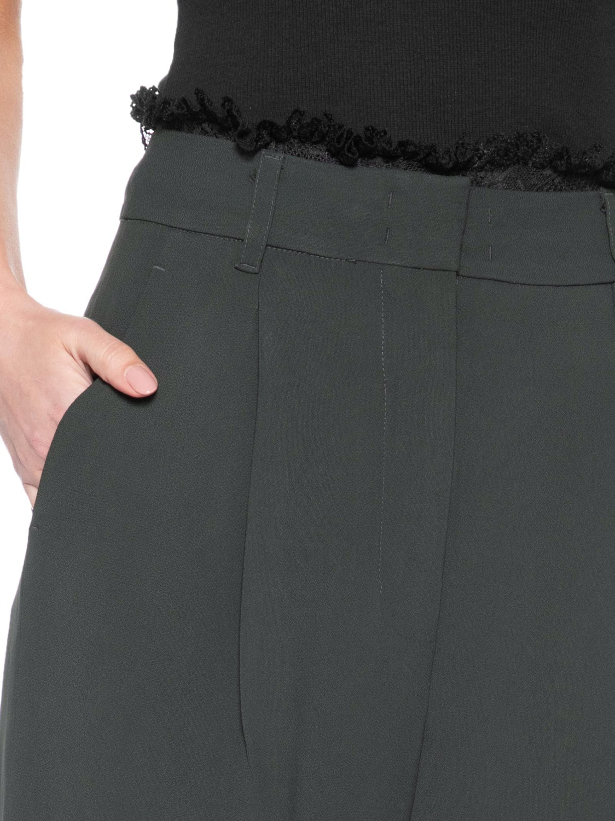 Bermuda Feminina Crepe Stacatto Zion Verde Nk