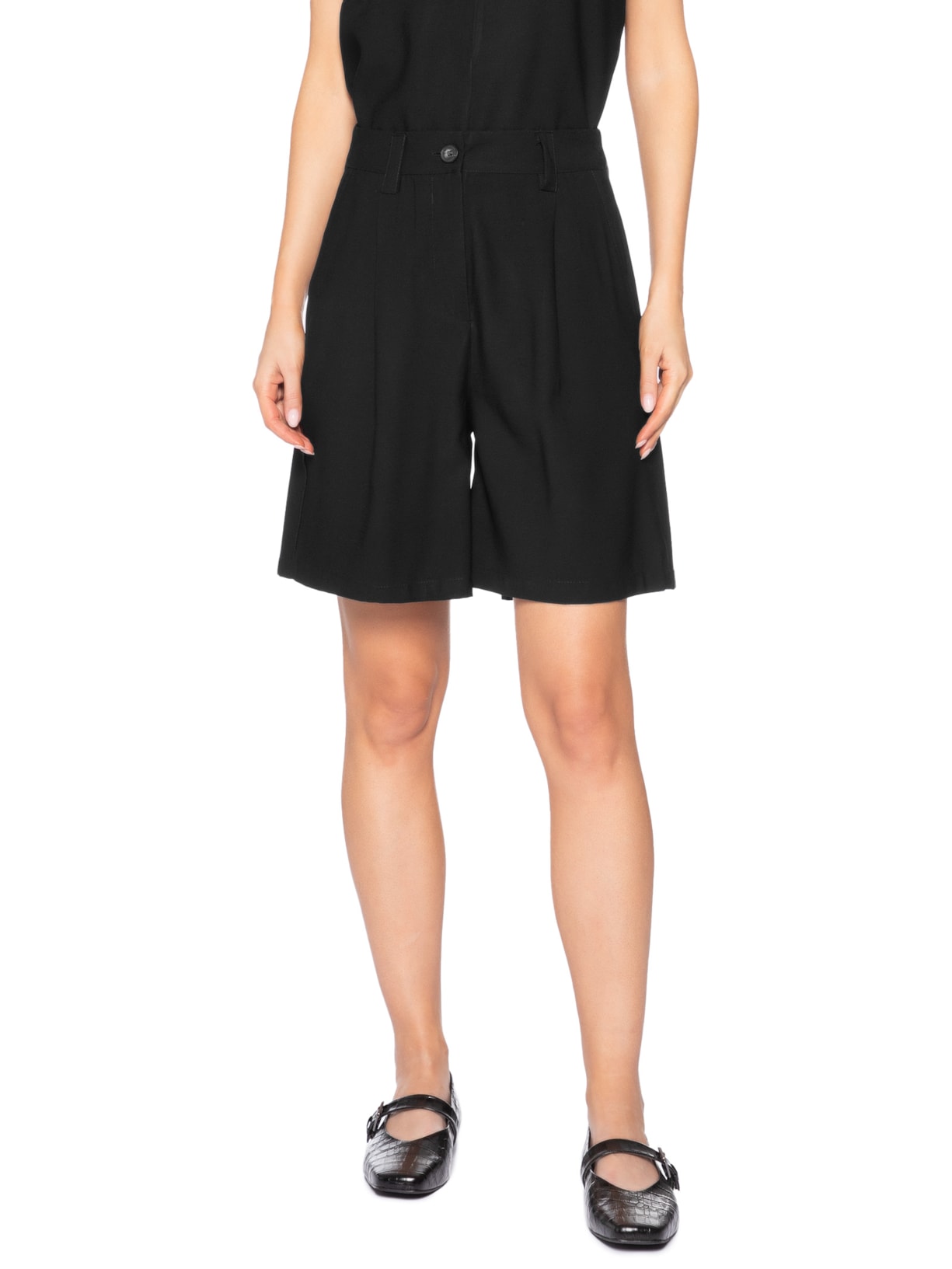 Bermuda Feminina Reta Com Bolso Preto Basiq