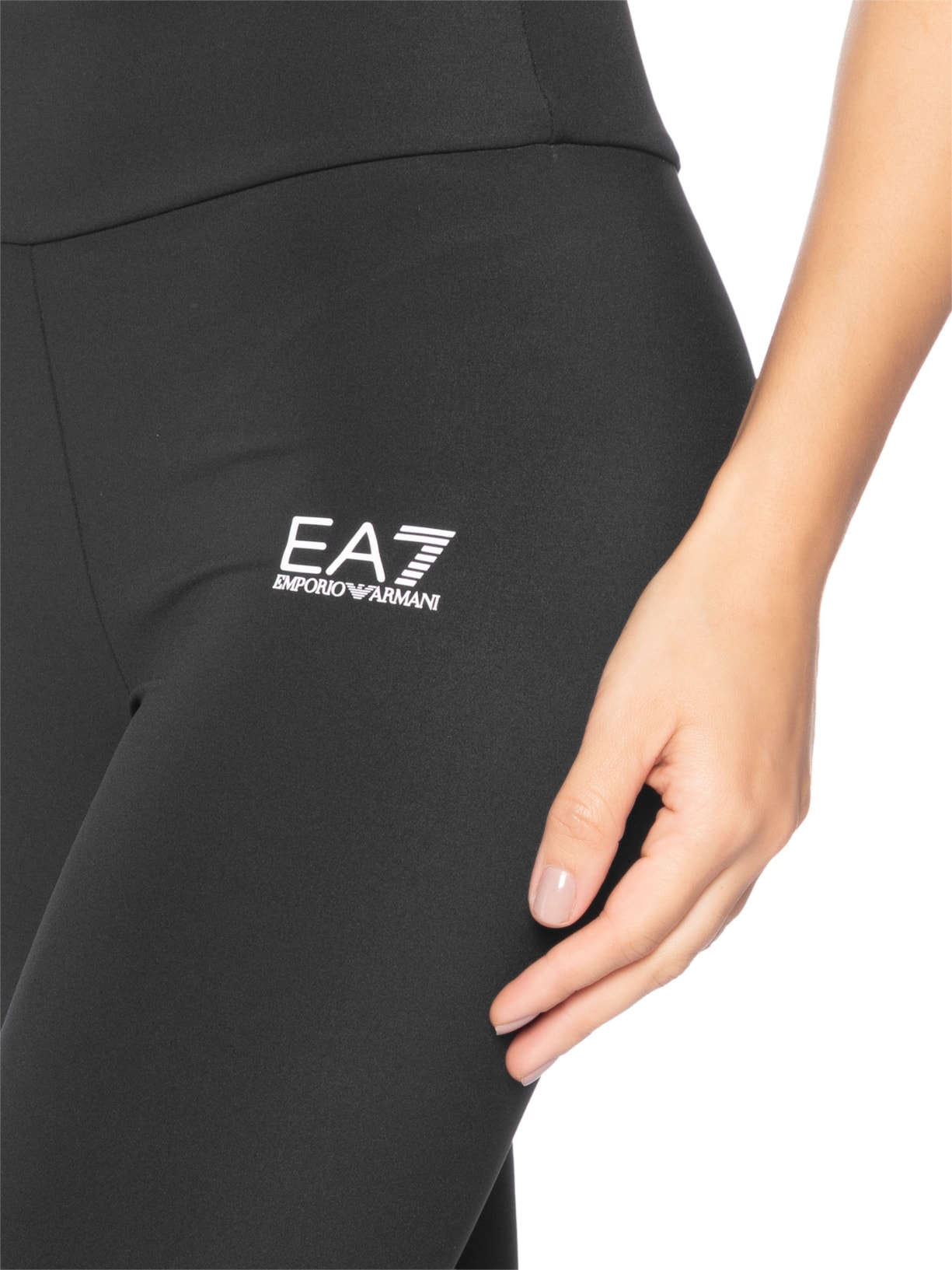 Bermuda Feminina Train Vigor7 W Cycling Preto Ea7 Emporio Armani