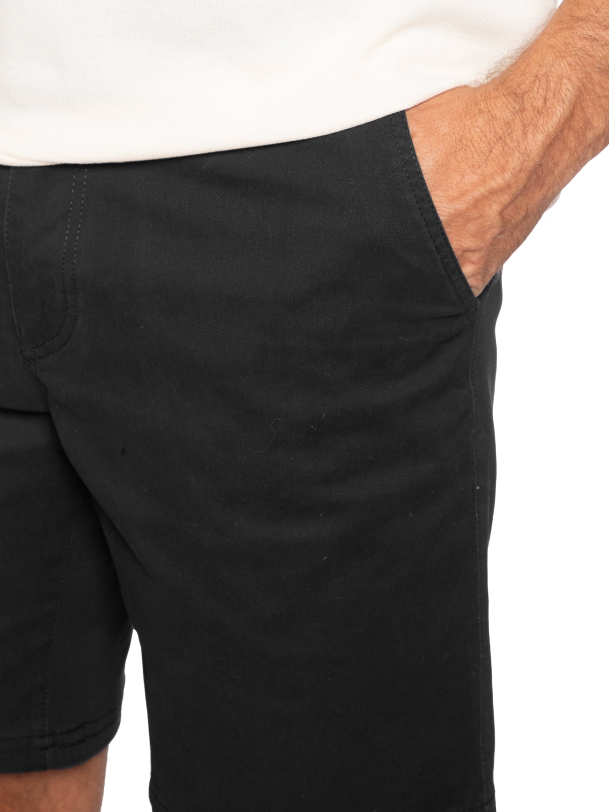 Bermuda Masculina Chino Preto '2 Essential