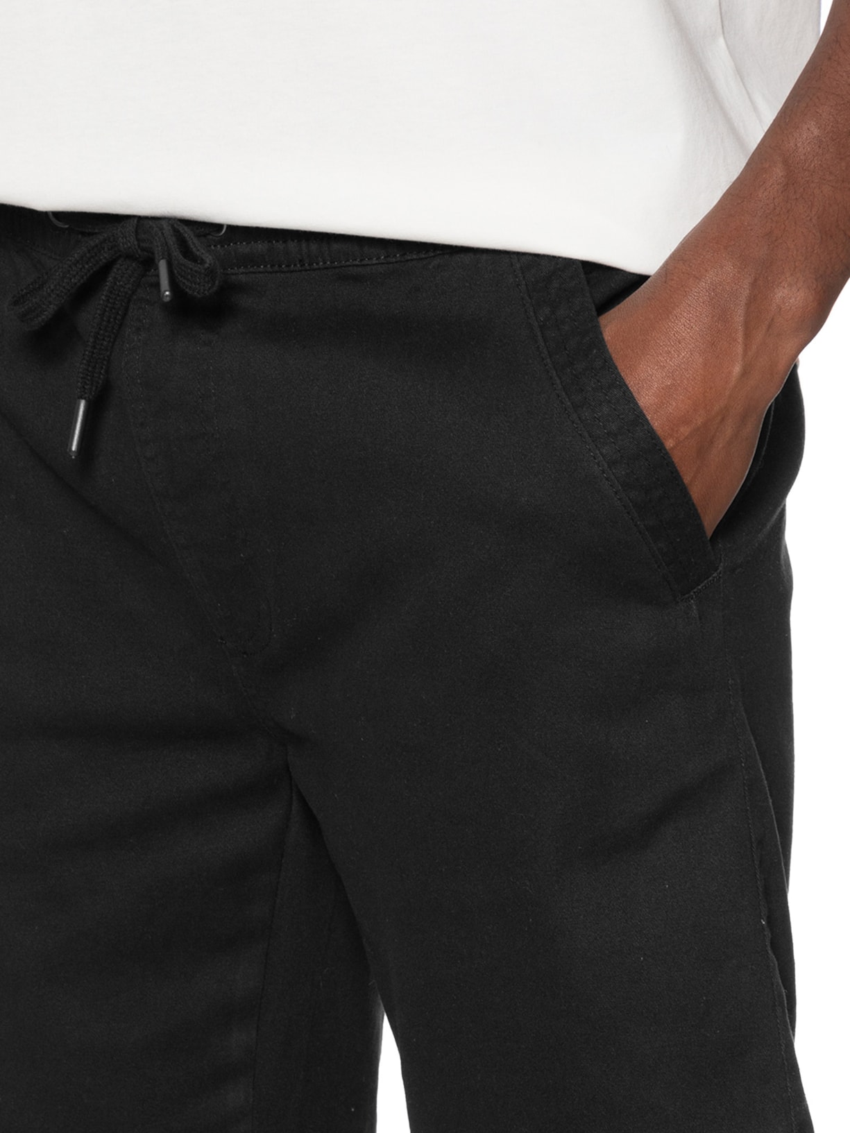 Bermuda Masculina em Sarja com Elástico Preto Basiq Men