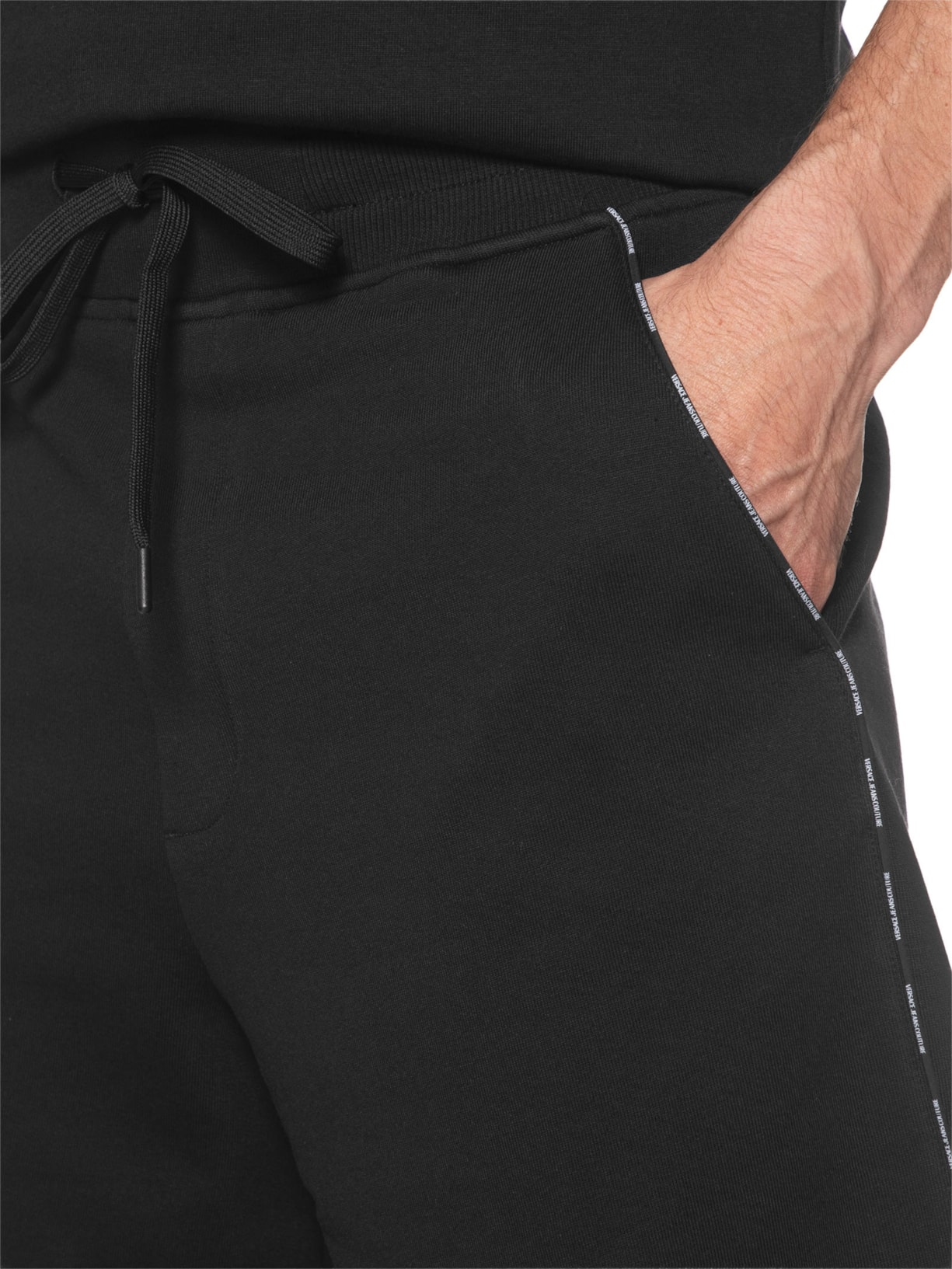 Bermuda Masculina Moletom Com Bolso Preto Versace Jeans Couture