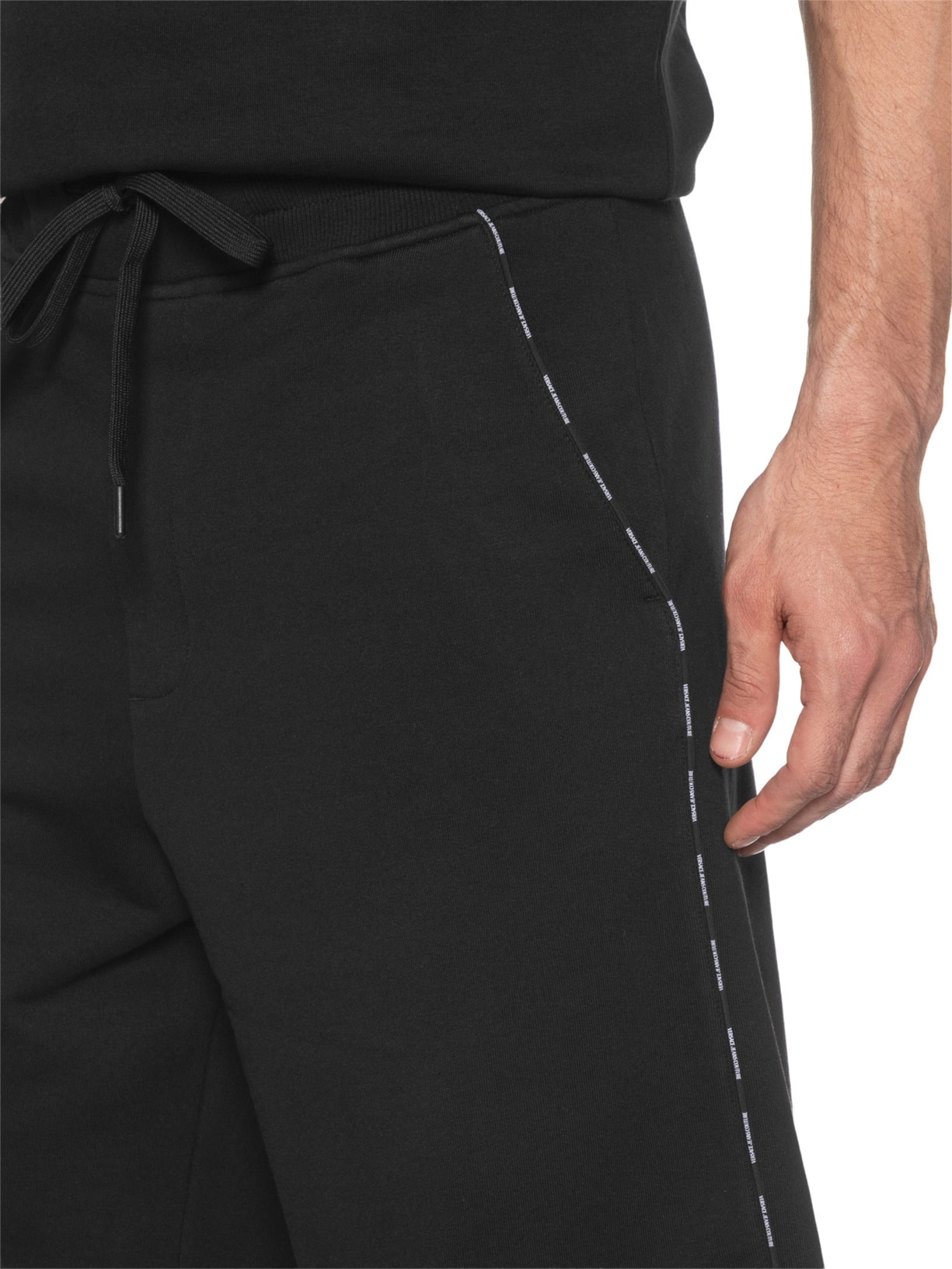 Bermuda Masculina Moletom Com Bolso Preto Versace Jeans Couture