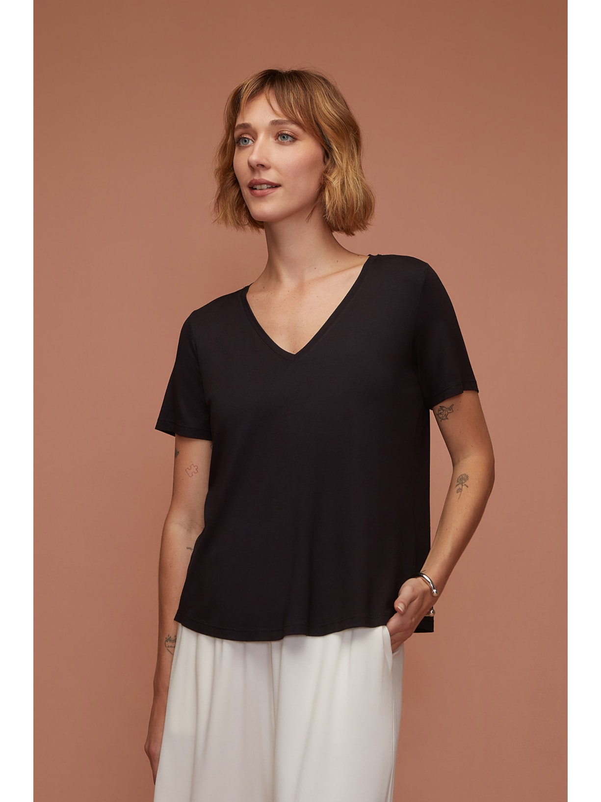 Blusa Decote V Preto Bambu Yogini