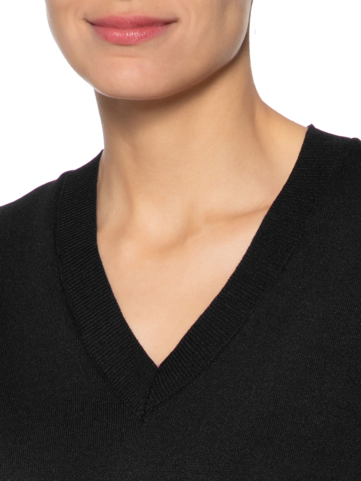 Blusa Feminina Decote V em Tricot Preto '2Essential