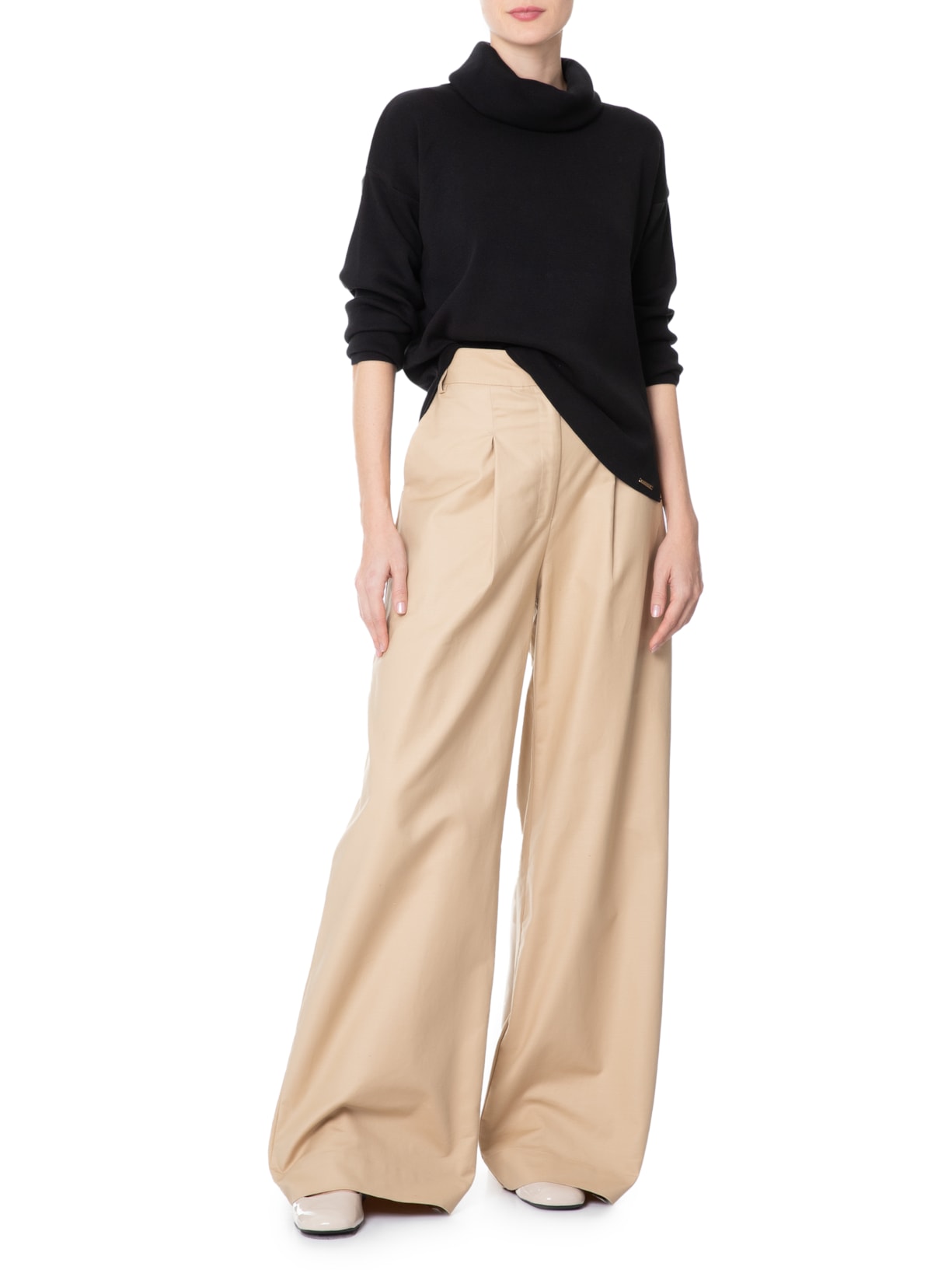 Blusa Feminina Gola Alta Cava Reta Preto Anselmi