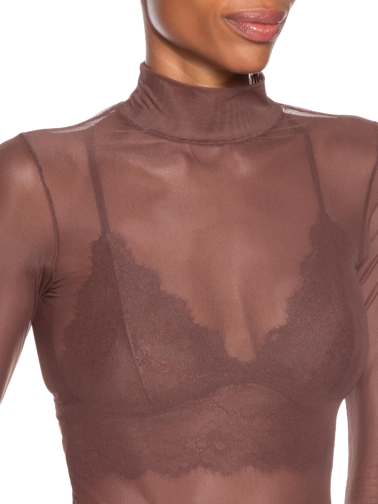 Blusa Feminina Gola Alta De Tule Marrom Animale