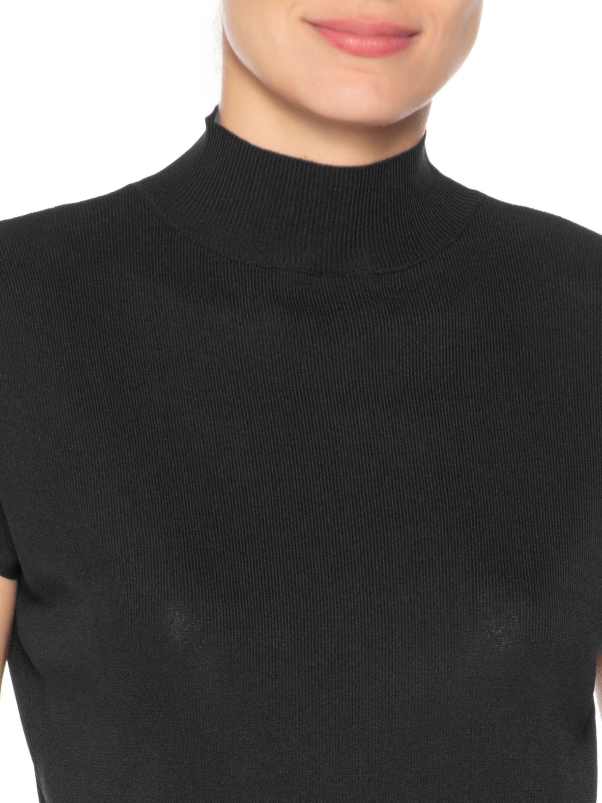 Blusa Feminina Gola Alta Em Tricot Preto '2Essential