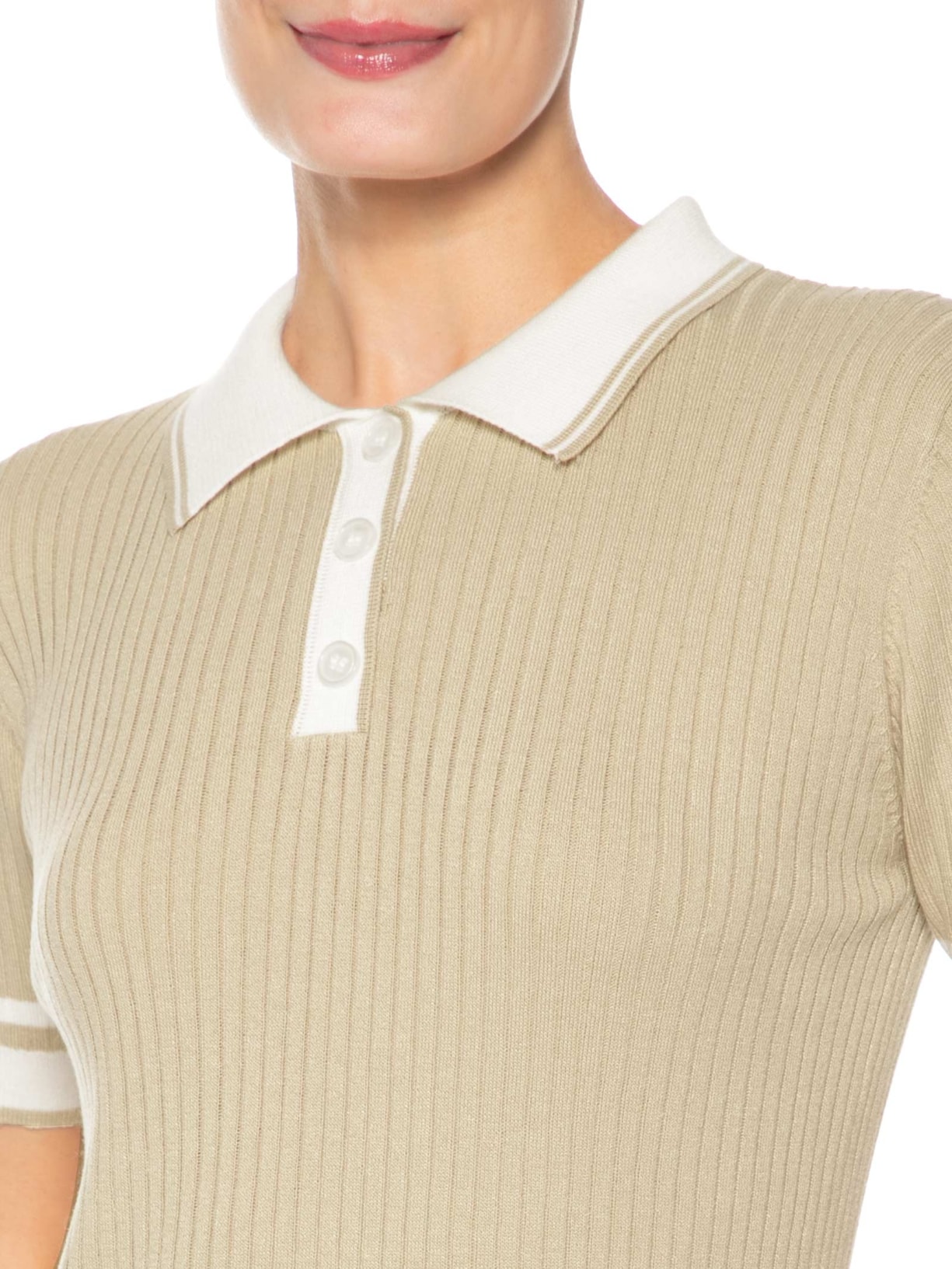 Blusa Feminina Gola Polo Manga Curta Tricot Bicolor Bege Basiq