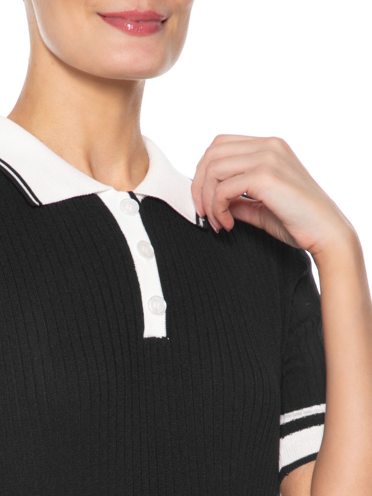 Blusa Feminina Gola Polo Manga Curta Tricot Bicolor Preto Basiq