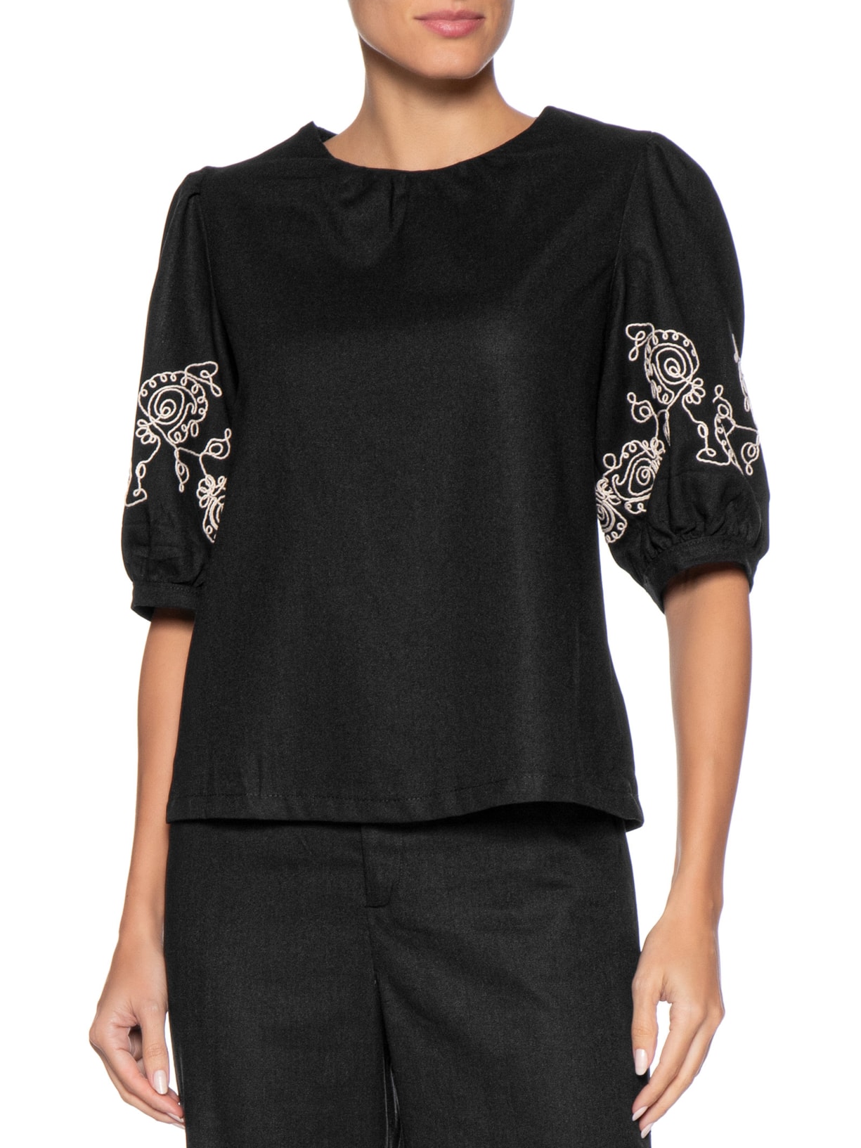Blusa Feminina Manga Bufante com Bordado Preto '2Essential