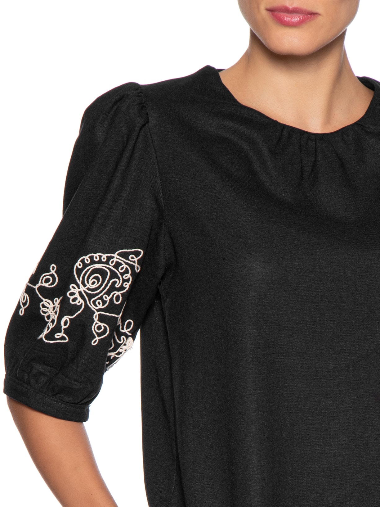 Blusa Feminina Manga Bufante com Bordado – Preto '2Essential