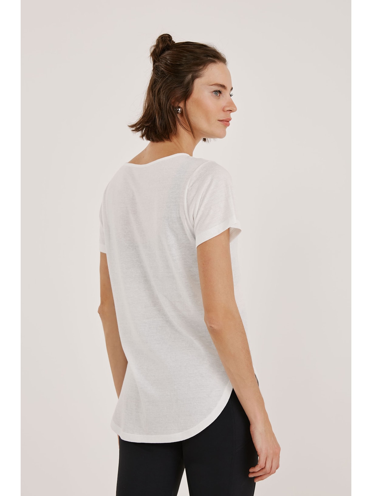 Blusa Long Branca Recycled Aruna Yogini
