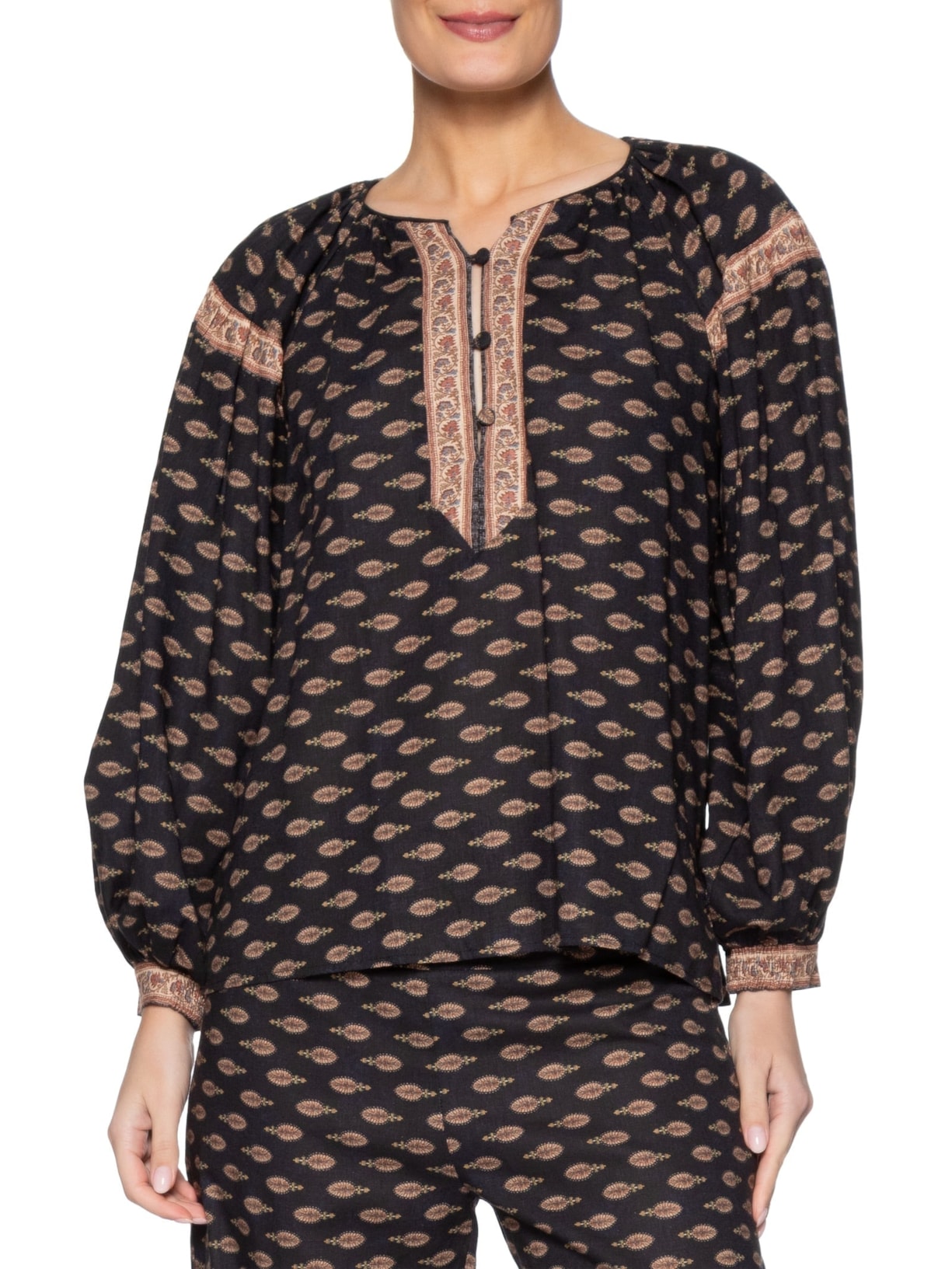Blusa Manga Galões Estampa Jasmim Preto Maria Filó