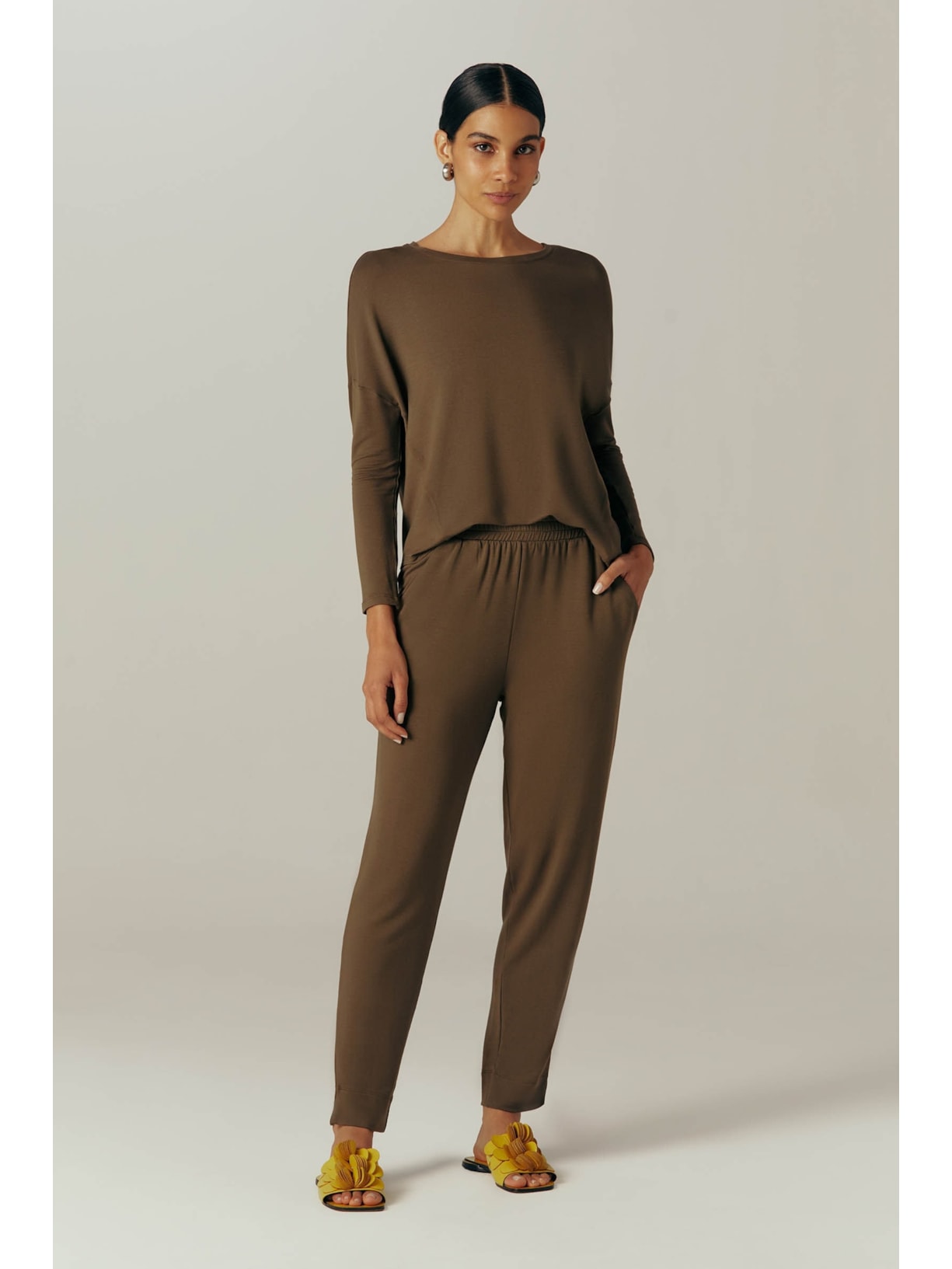 Blusa Manga Longa Verde Oliva Bambu Ceci Yogini