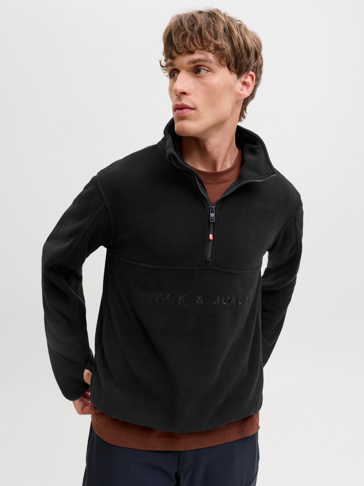 Blusa Masculina Em Fleece Leve Com Zíper e Bordado Marca Preto Jack & Jones