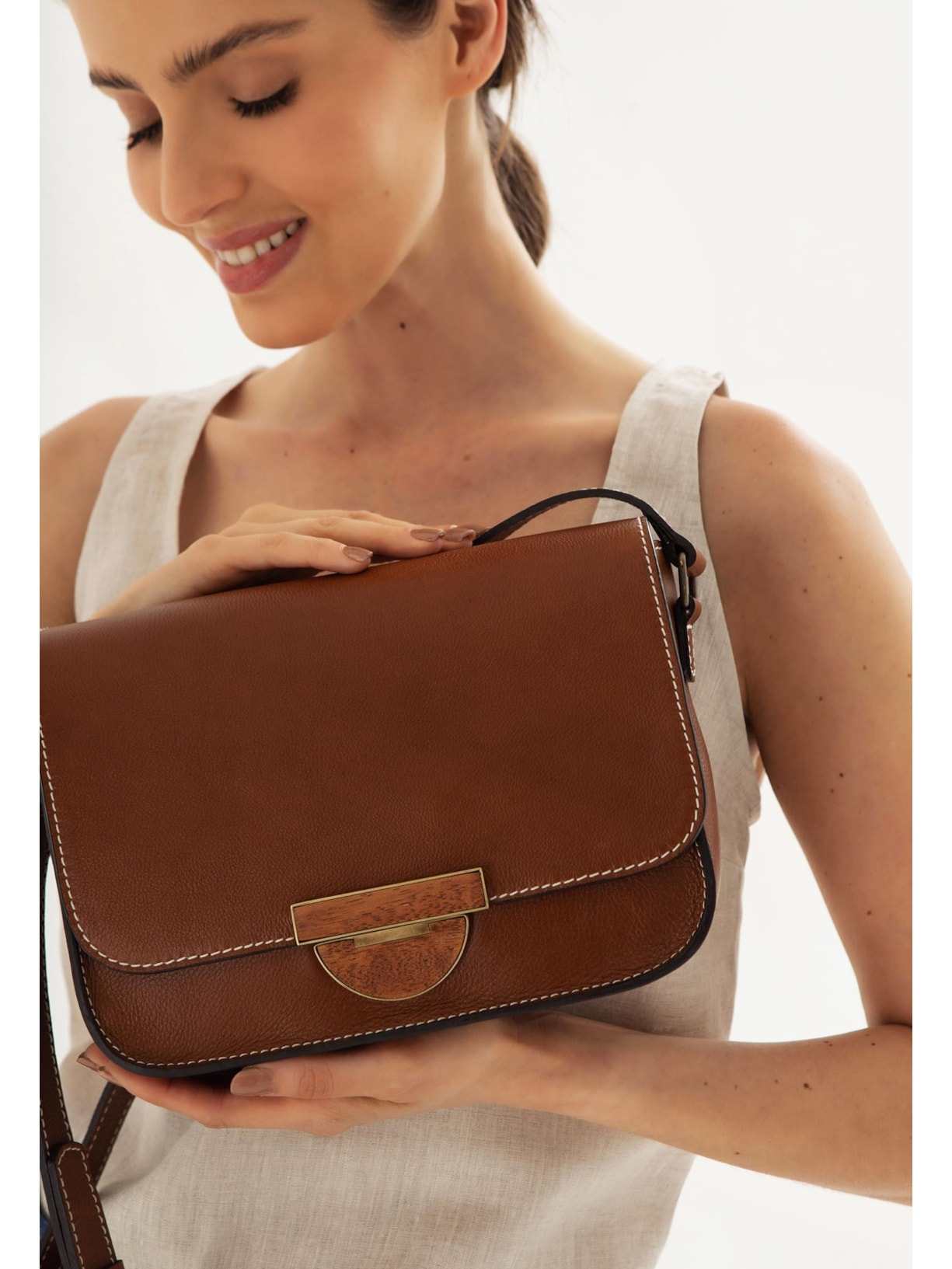 Bolsa Fecho Madeira Pinhão