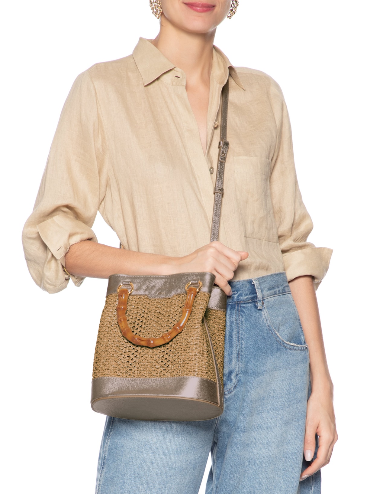 Bolsa Feminina Bucket Couro Palha Média Dourado Arezzo + Isla
