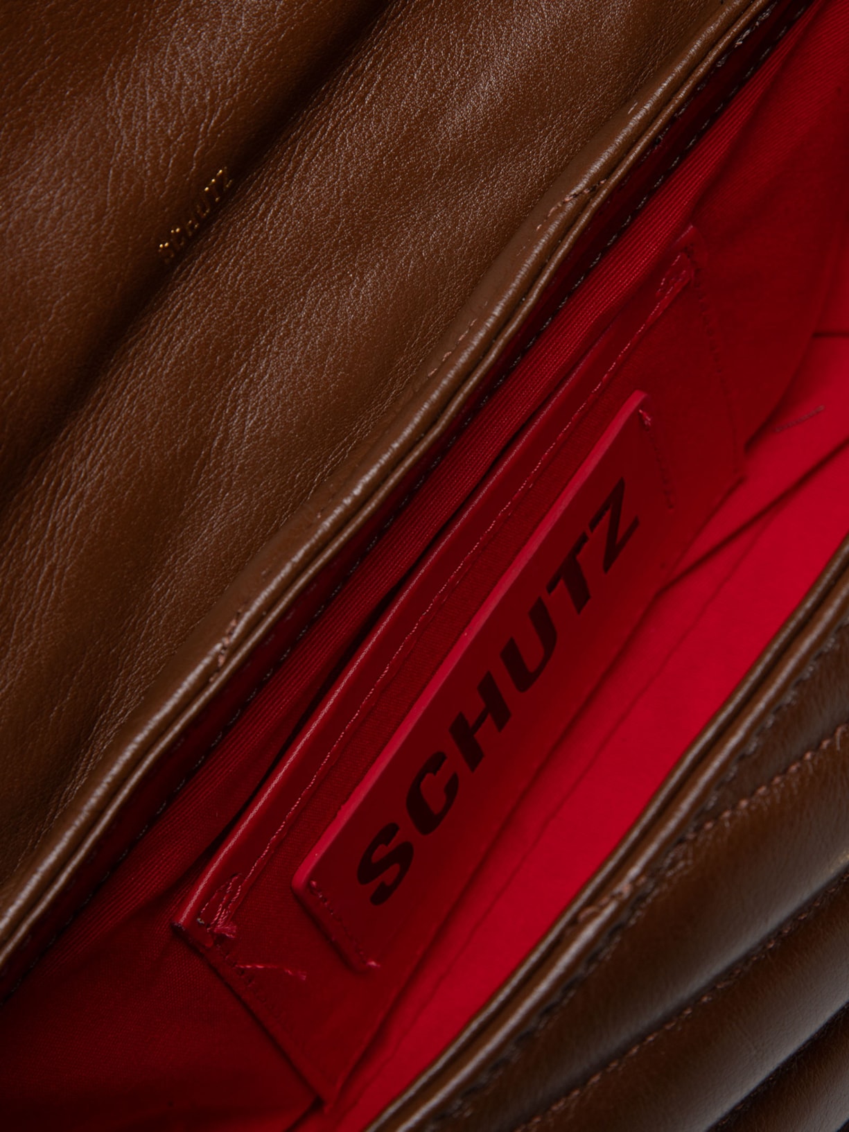 Bolsa Feminina Média Elara Couro Marrom Schutz