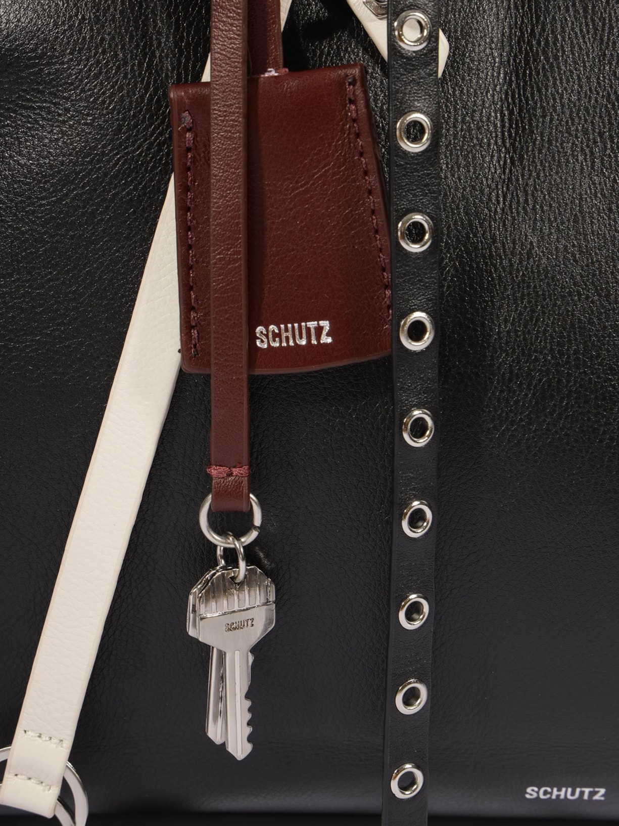 Bolsa Feminina Myst Grande Couro Preto Schutz