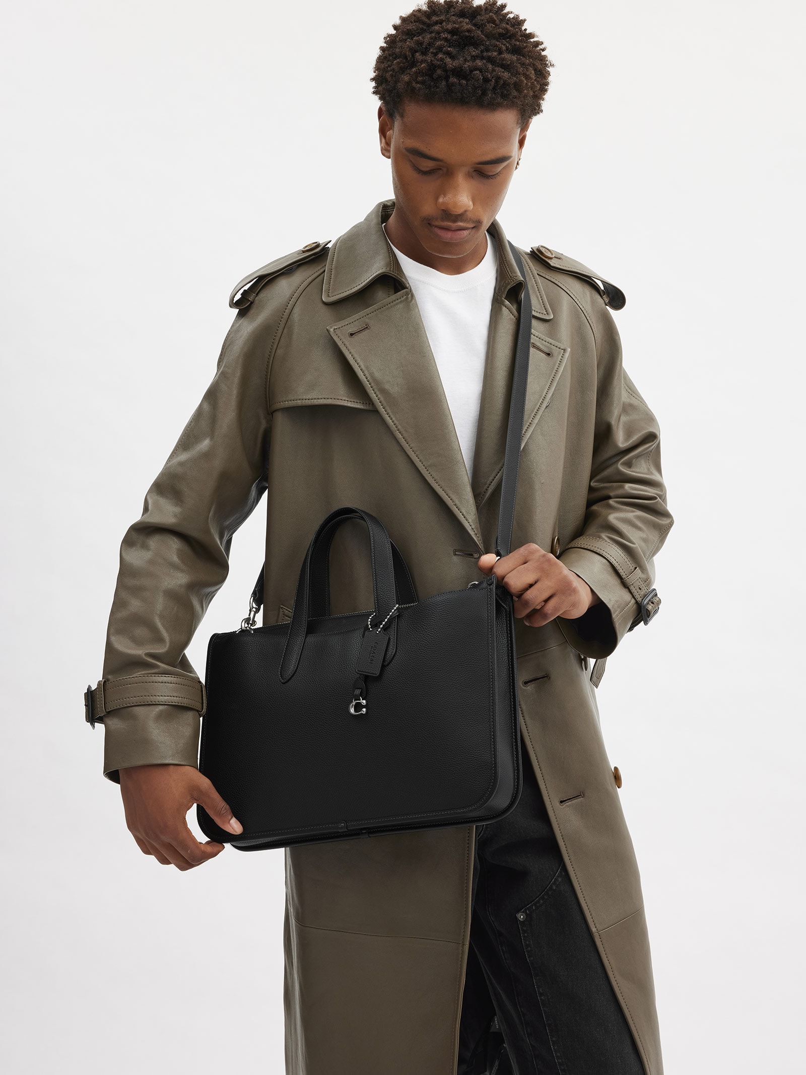 Coach - Bolsa Feminina Pasta Isaac Workbag - Preto