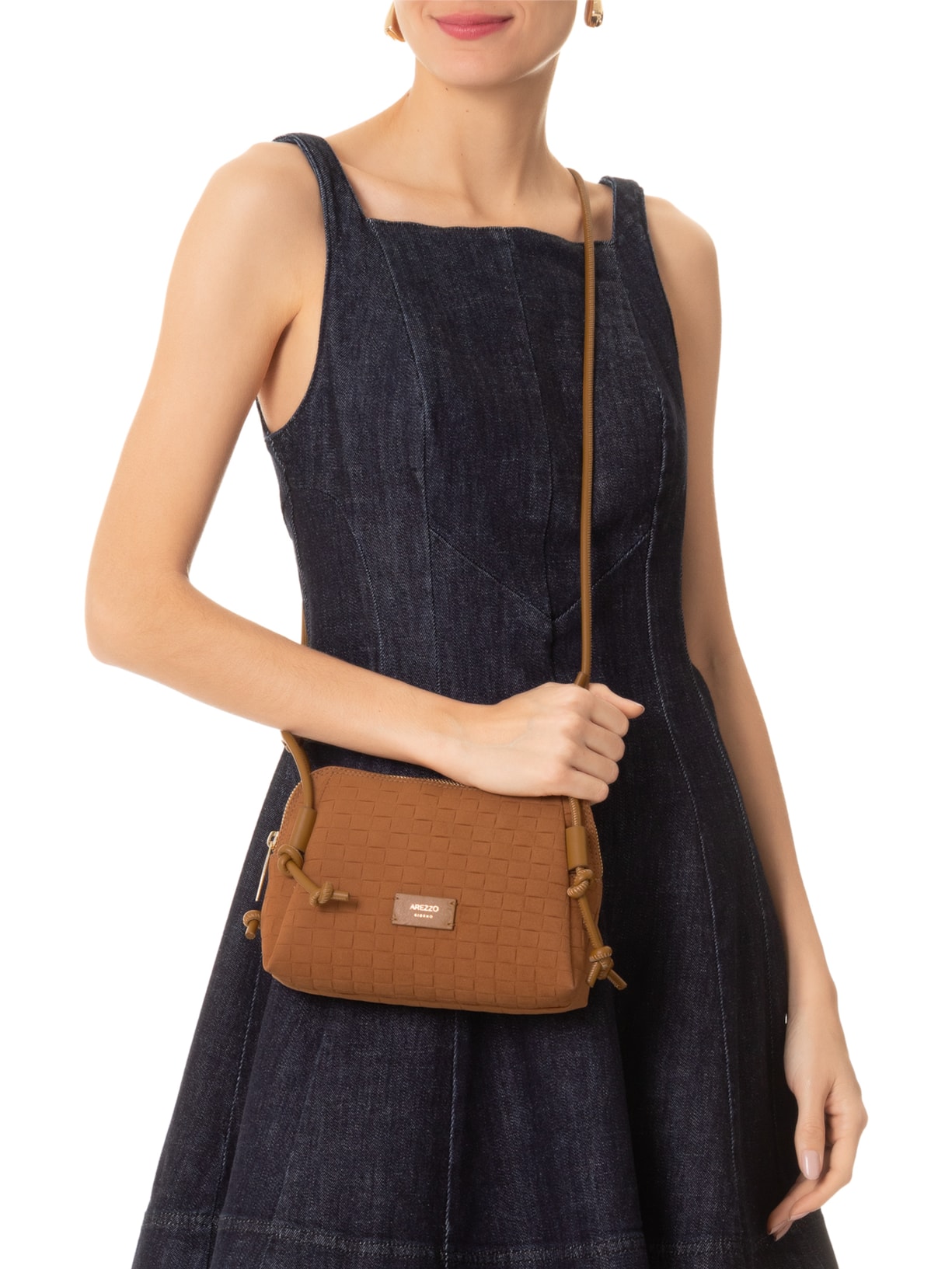 Bolsa Feminina Pequena Com Tressê Marrom Arezzo
