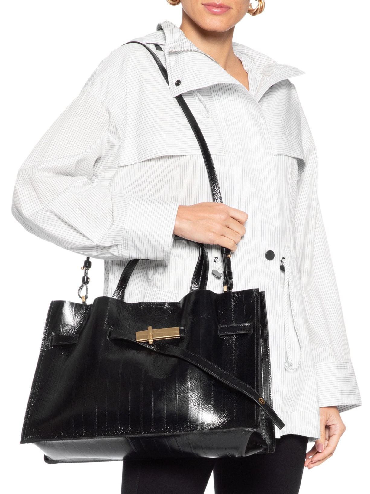 Bolsa Tote Couro Grande Tira Metal – Preto Arezzo