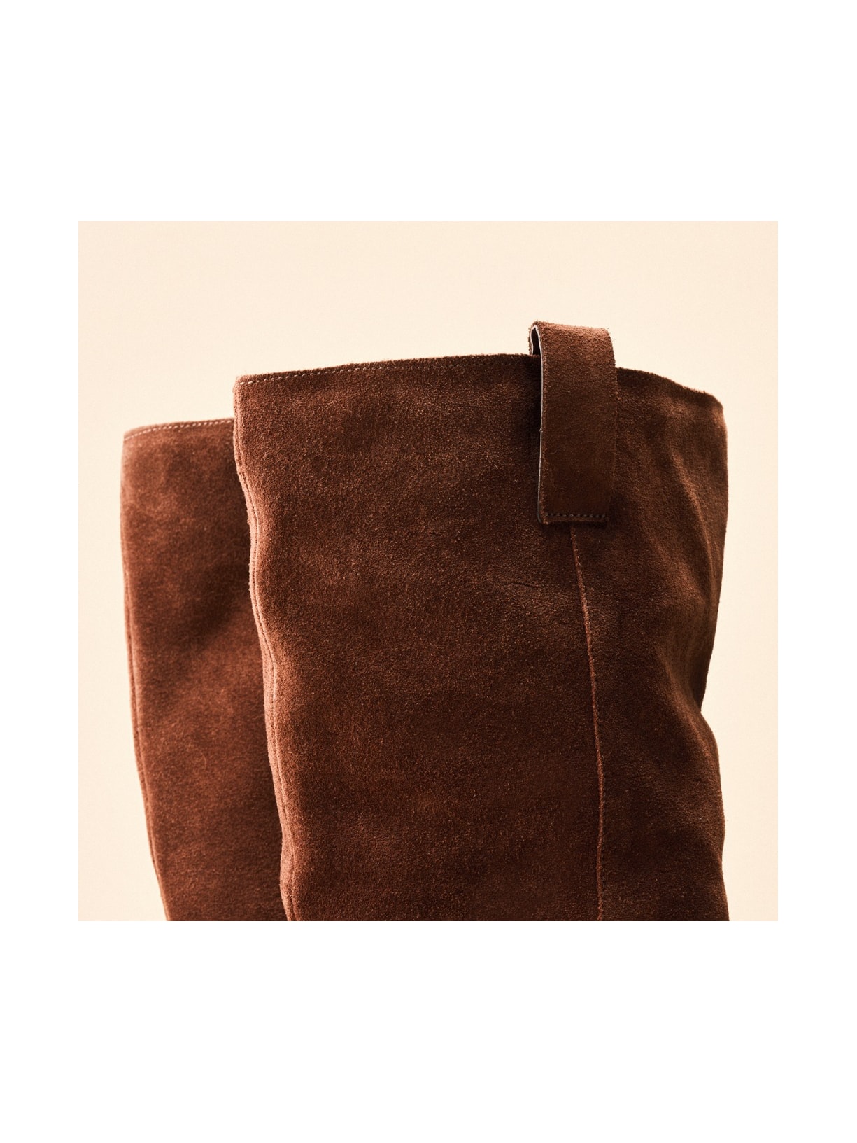 Bota Cano Alto Biker Sarah em Camurça Conhaque Pura