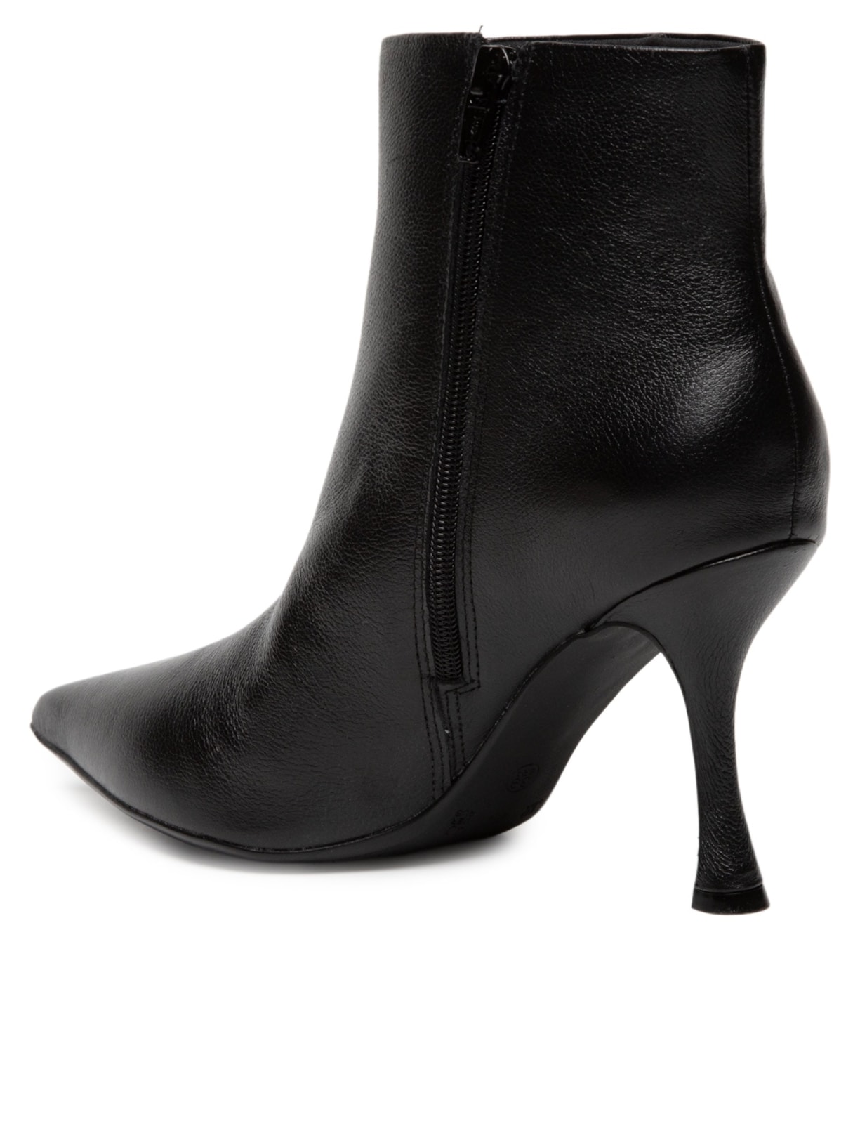Bota Feminina Cano Baixo Em Couro Preto Market 33