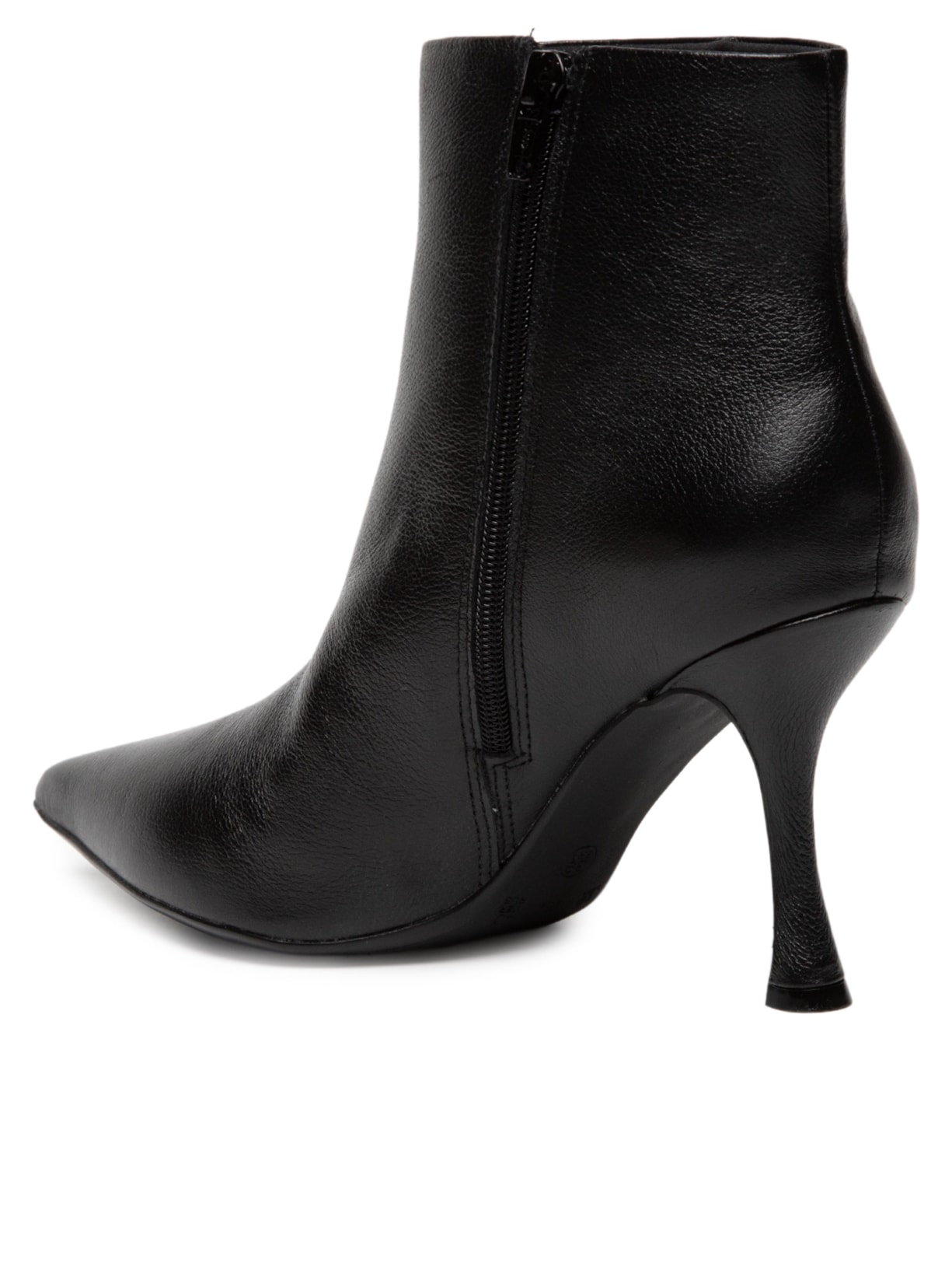 Bota Feminina Cano Baixo Em Couro Preto Market 33