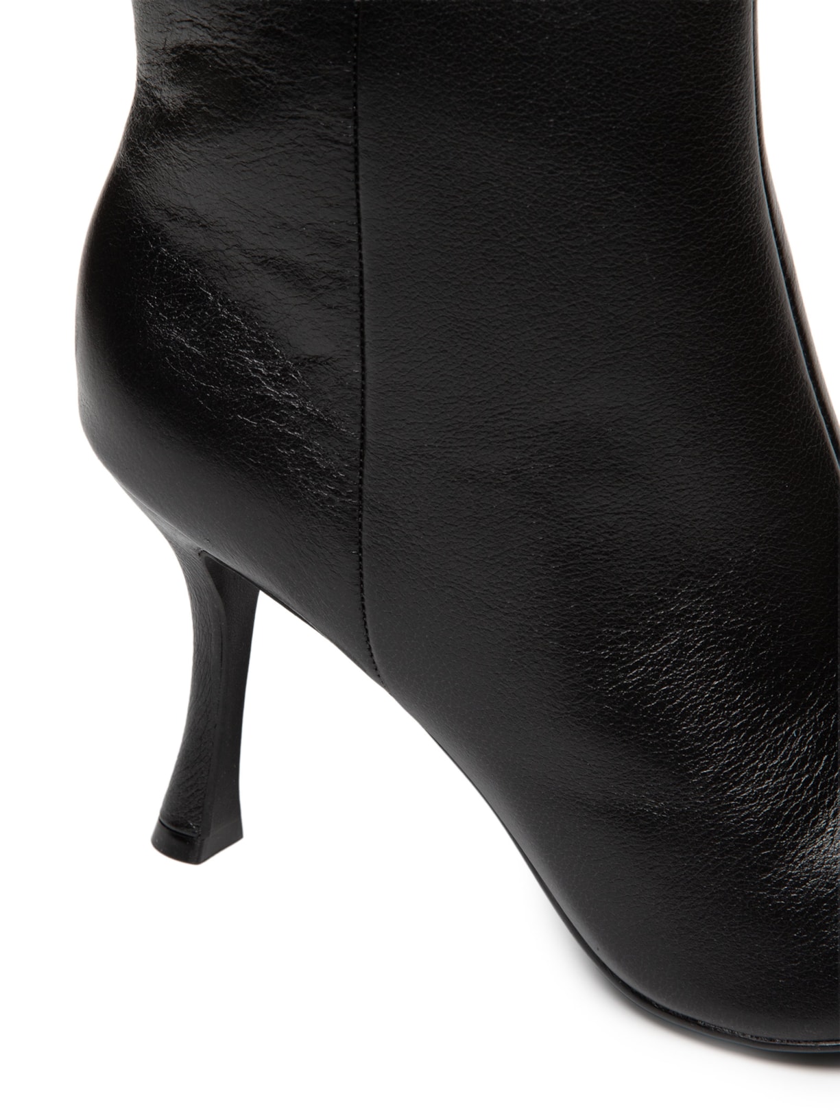 Bota Feminina Cano Baixo Em Couro Preto Market 33