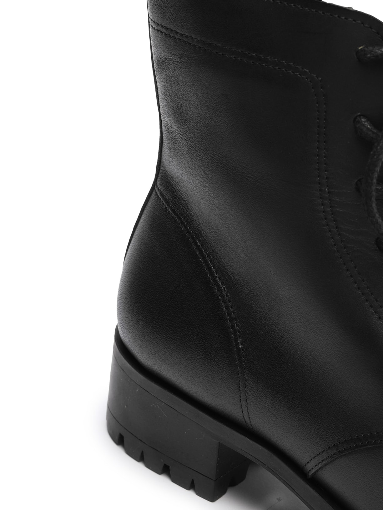 Bota Feminina Coturno Couro Tratorado Básico Preto Arezzo