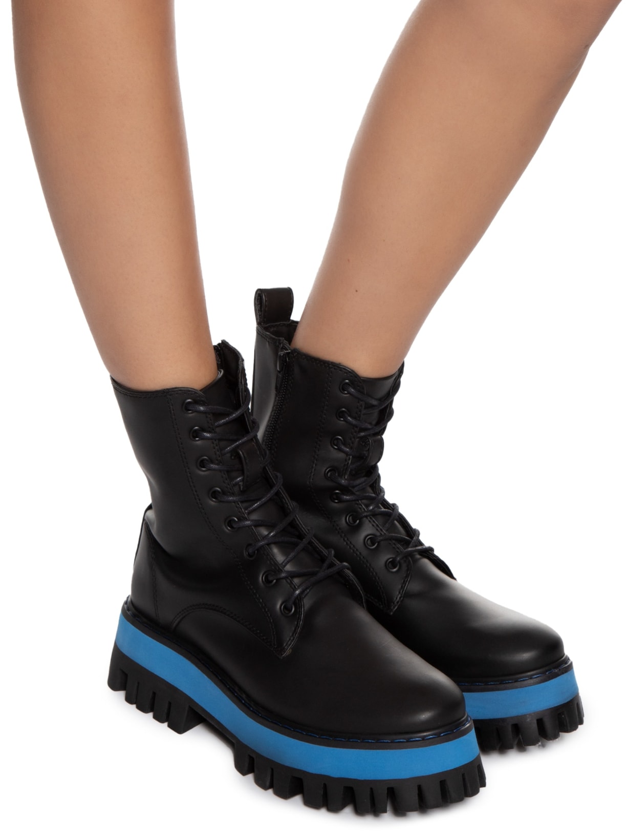 Bota Feminina Coturno Folha Básico Preto Farm