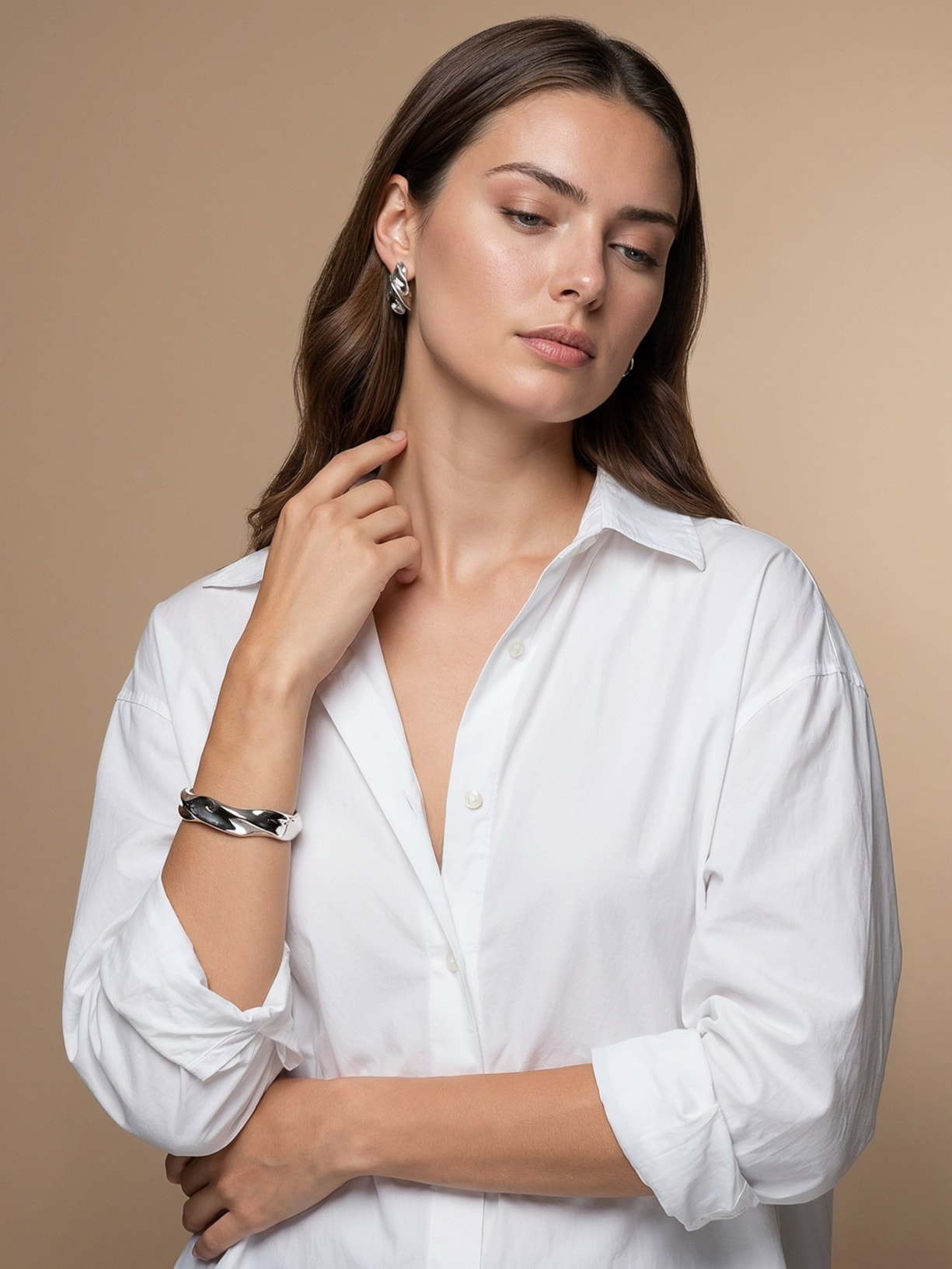 Bracelete Feminino Redondo Torcido Prateado Basiq