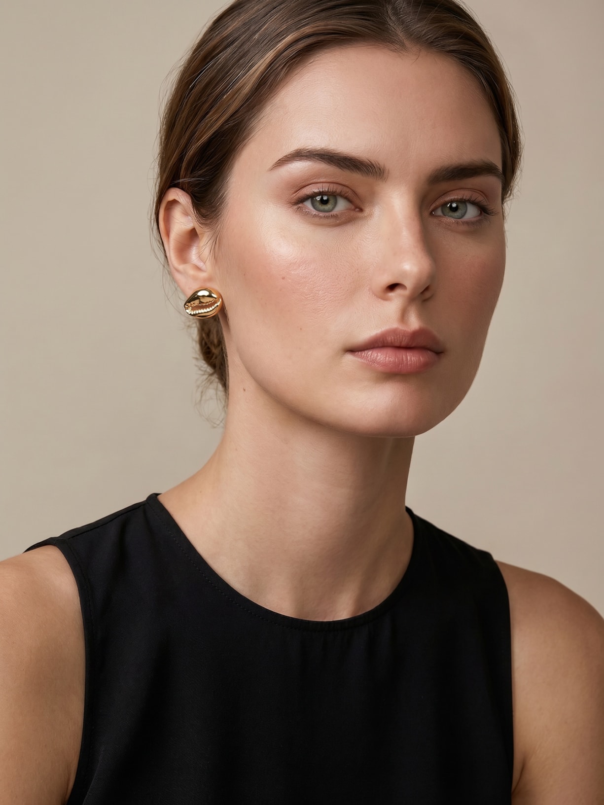 Brinco Feminino Botão New Búzio Dourado Nádia Gimenes