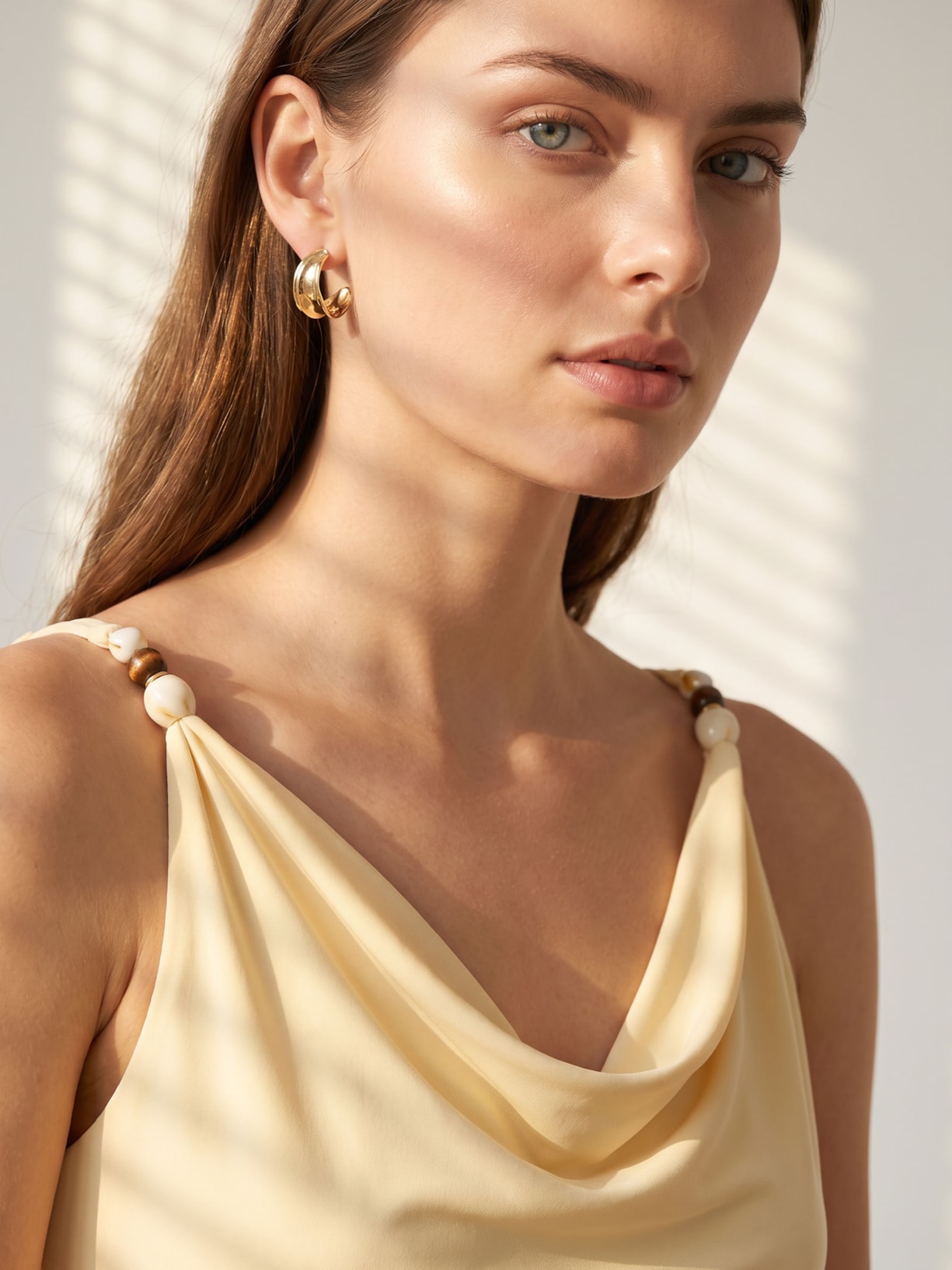 Brinco Feminino Médio Argola Ondulada Dourado Basiq