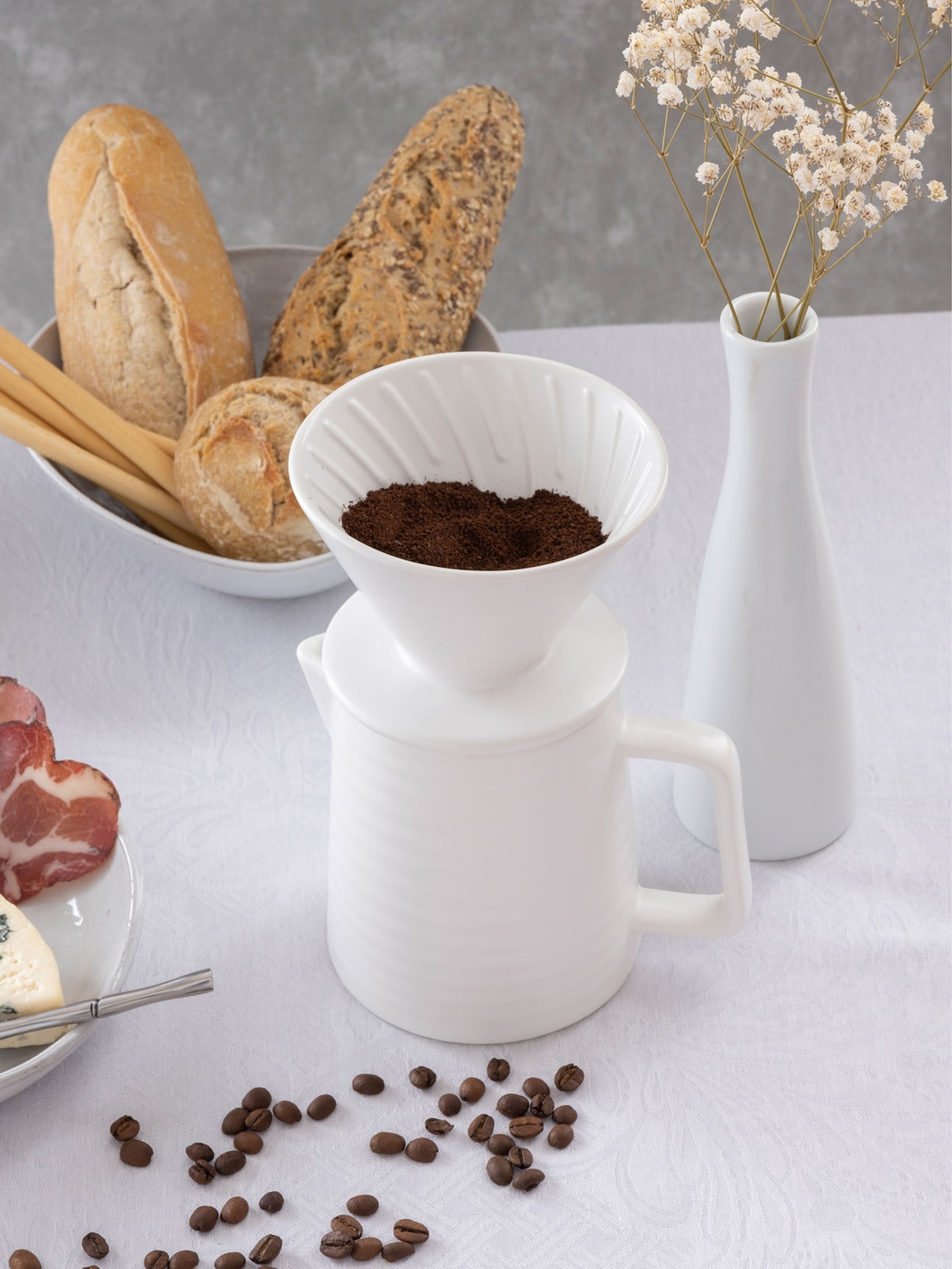 Bule Com Suporte Para Filtro Em Cerâmica 600ml Branco Wolff