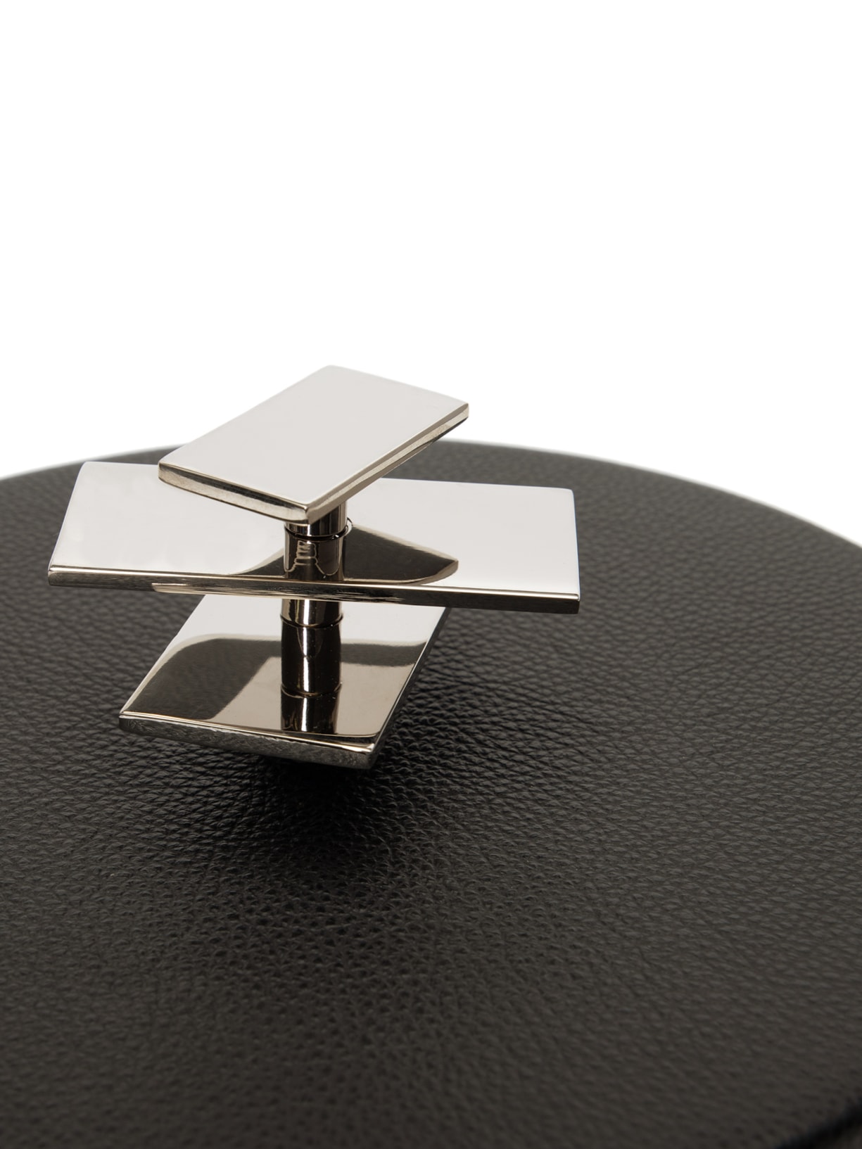 Caixa Redonda Preto Zanquê