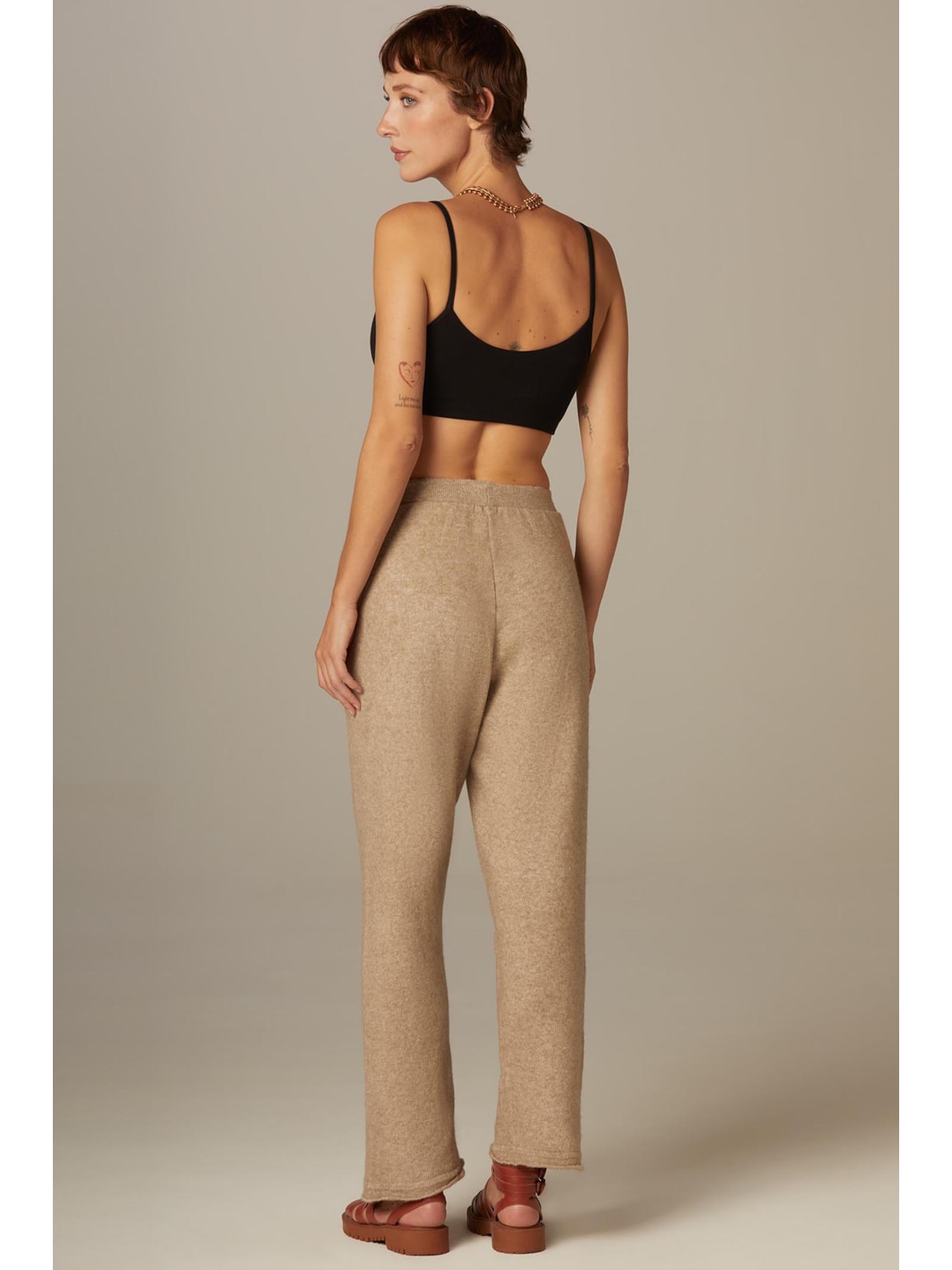 Calça Cenoura Caqui Tricot Raquel Yogini