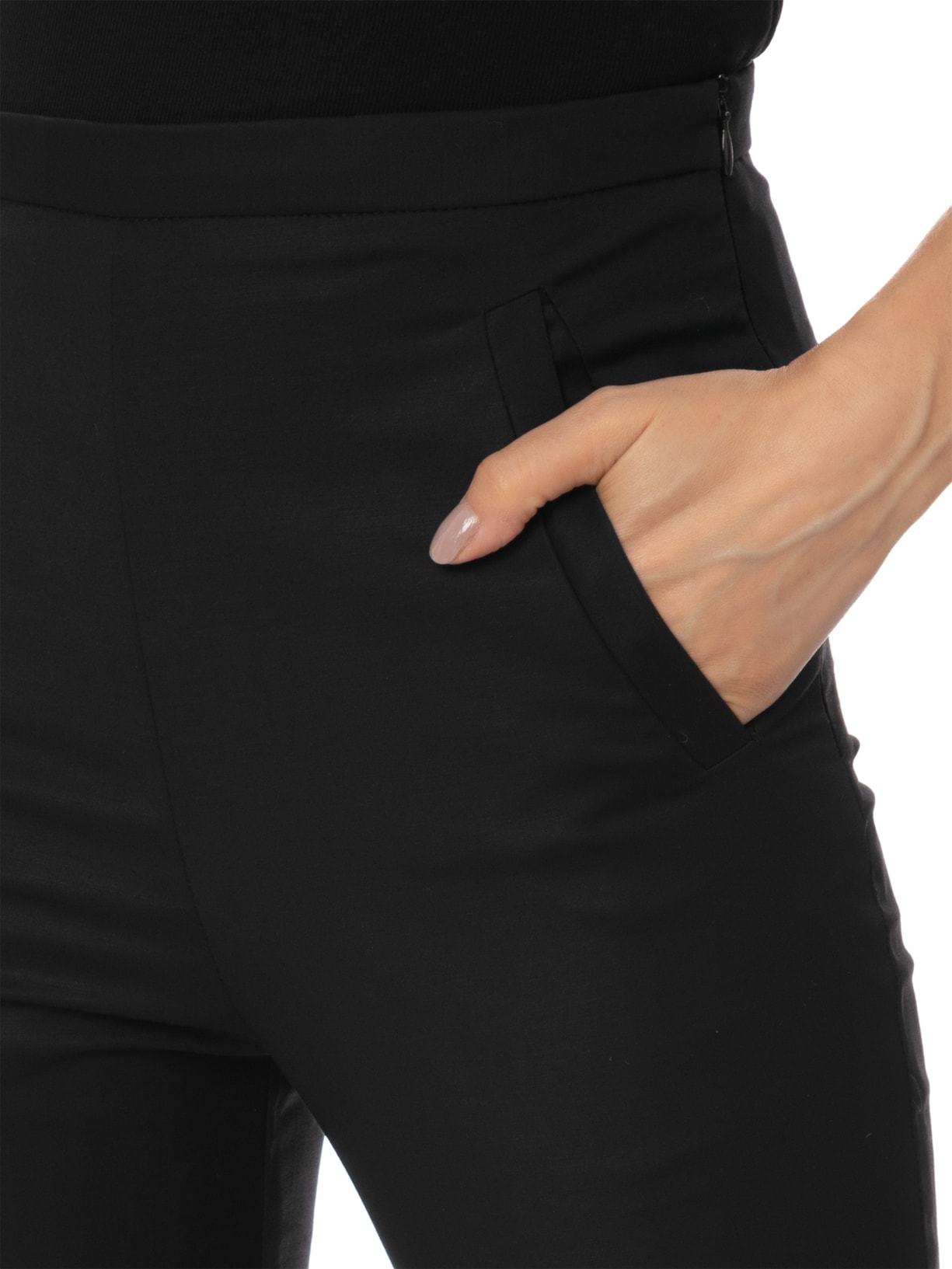 Calça Feminina Capri Bolso Aplicado Preto Andrea Marques