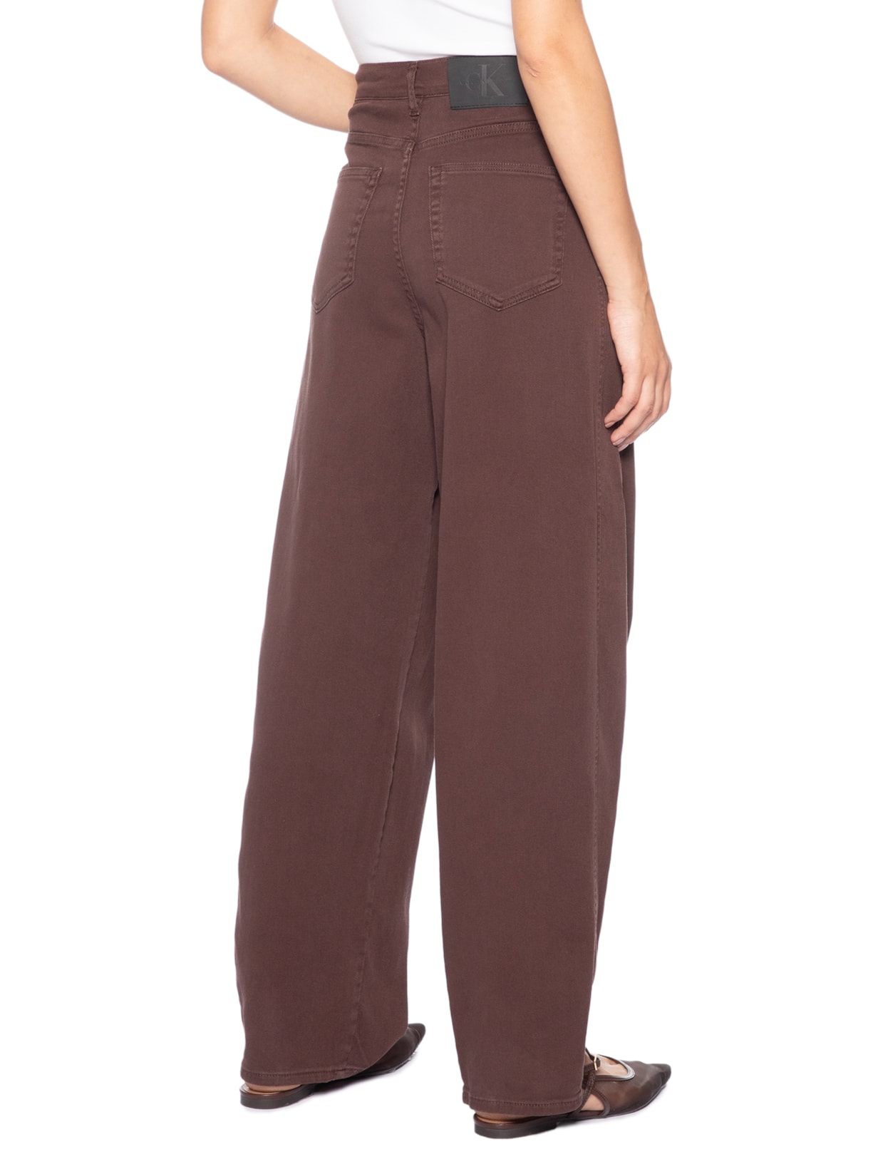 Calça Feminina Color Extreme Barrel Marrom Calvin Klein Jeans