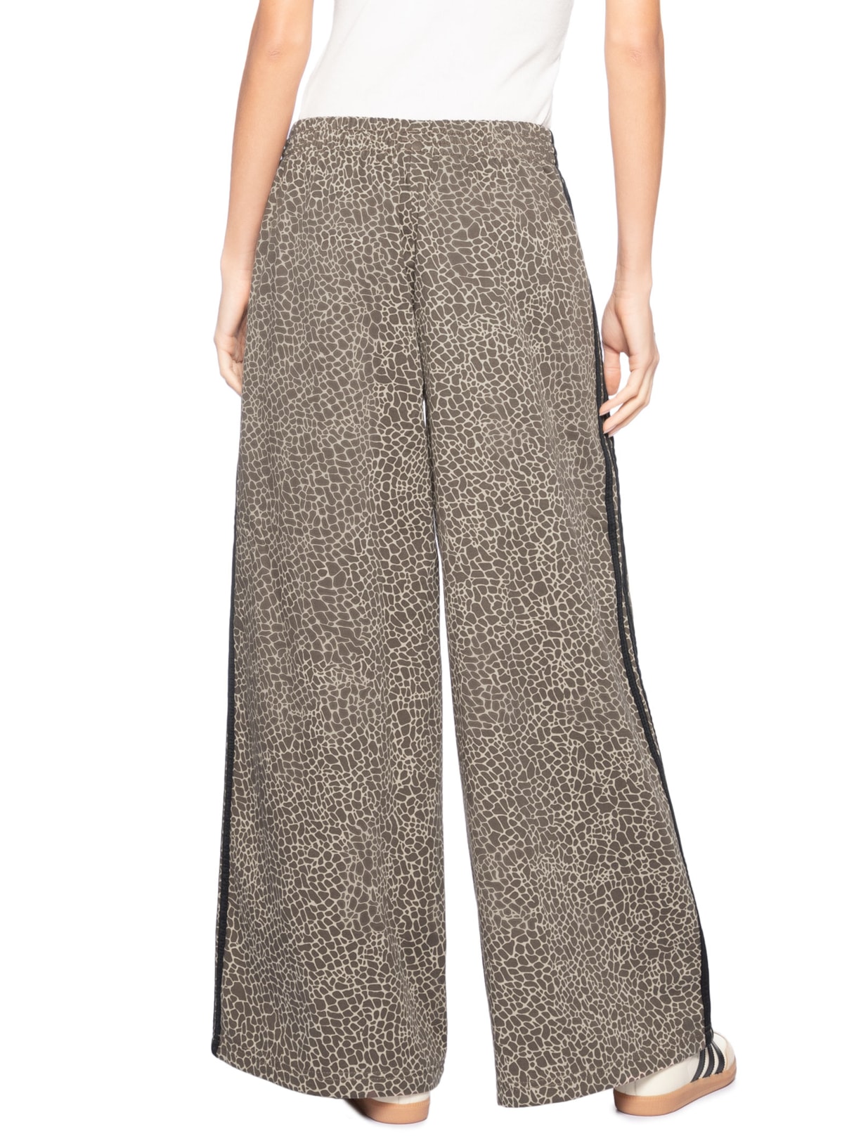 Calça Feminina Firebird Oversized Denim Pt - Marrom by ADIDAS ORIGINALS