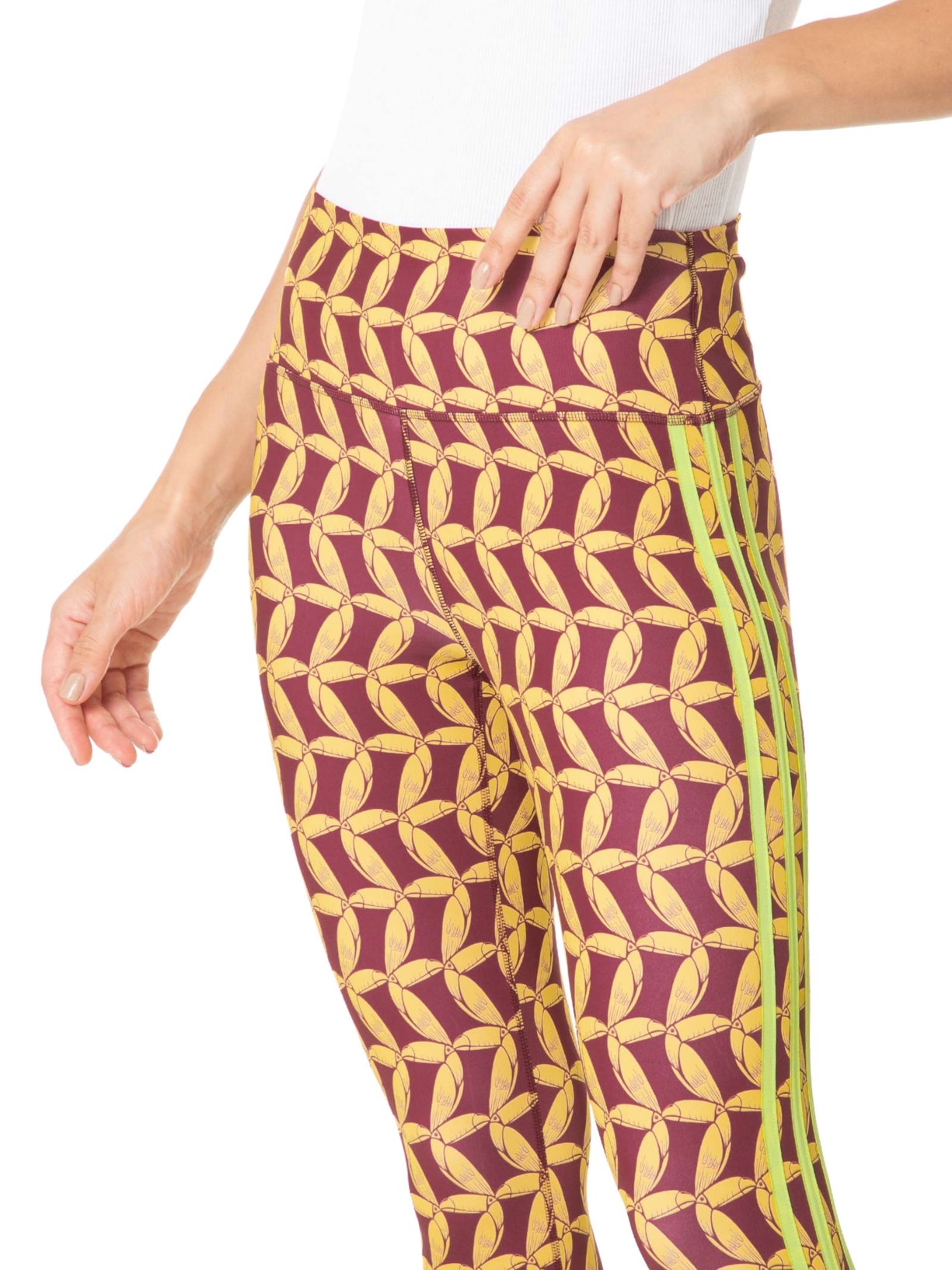 Calça Feminina Legging Capri Vermelho Adidas + Farm