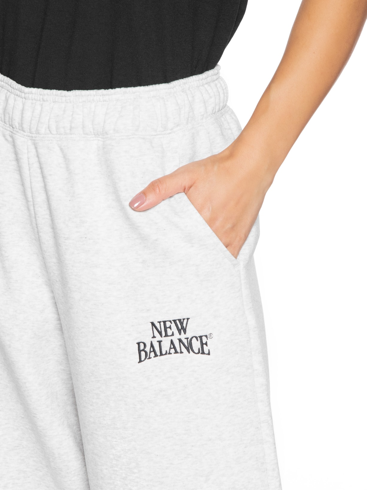 Calça Feminina Linear Heritage Barrel Sweat Cinza New Balance