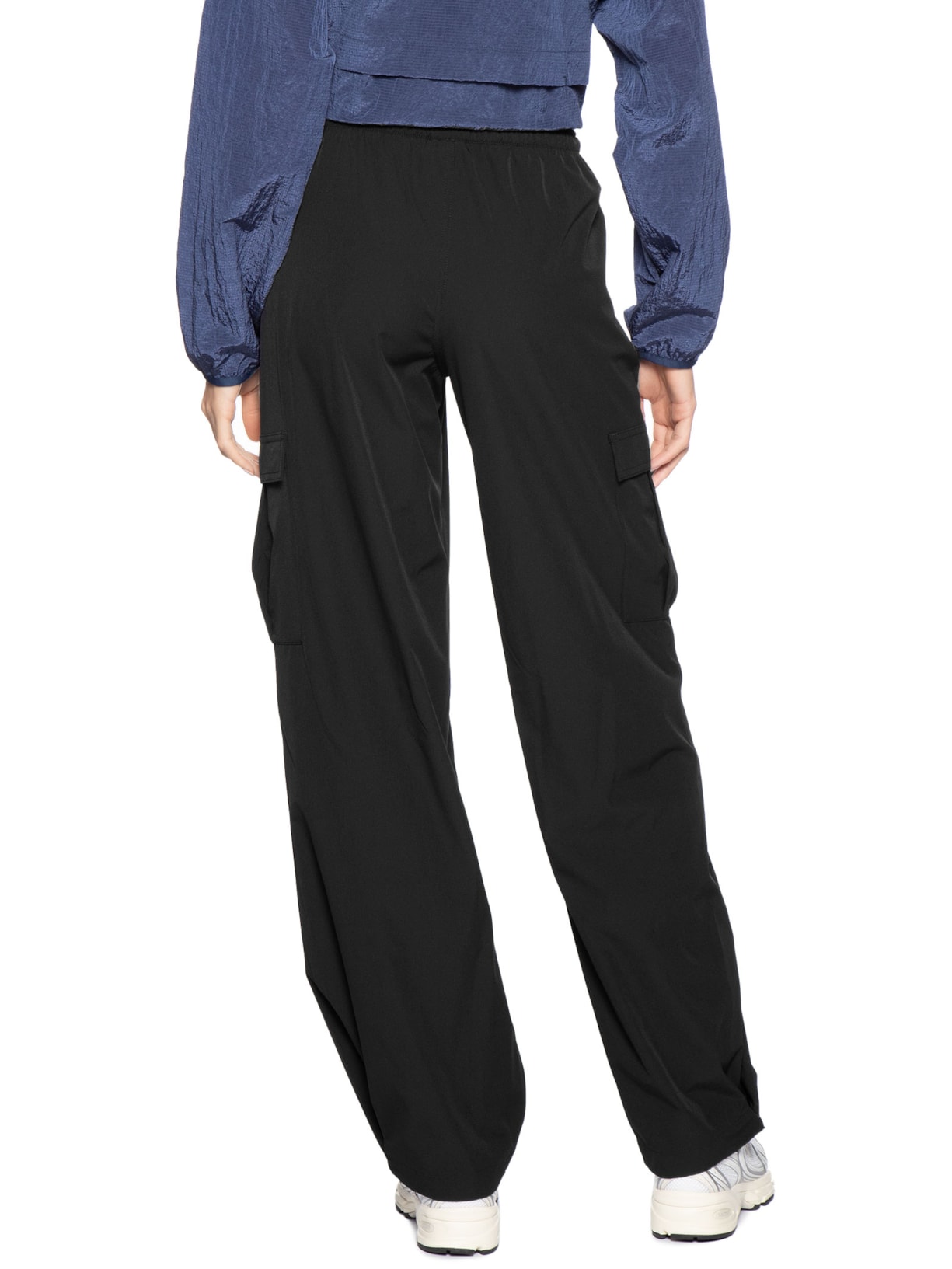 Calça Feminina Nylon Cargo Preto New Balance