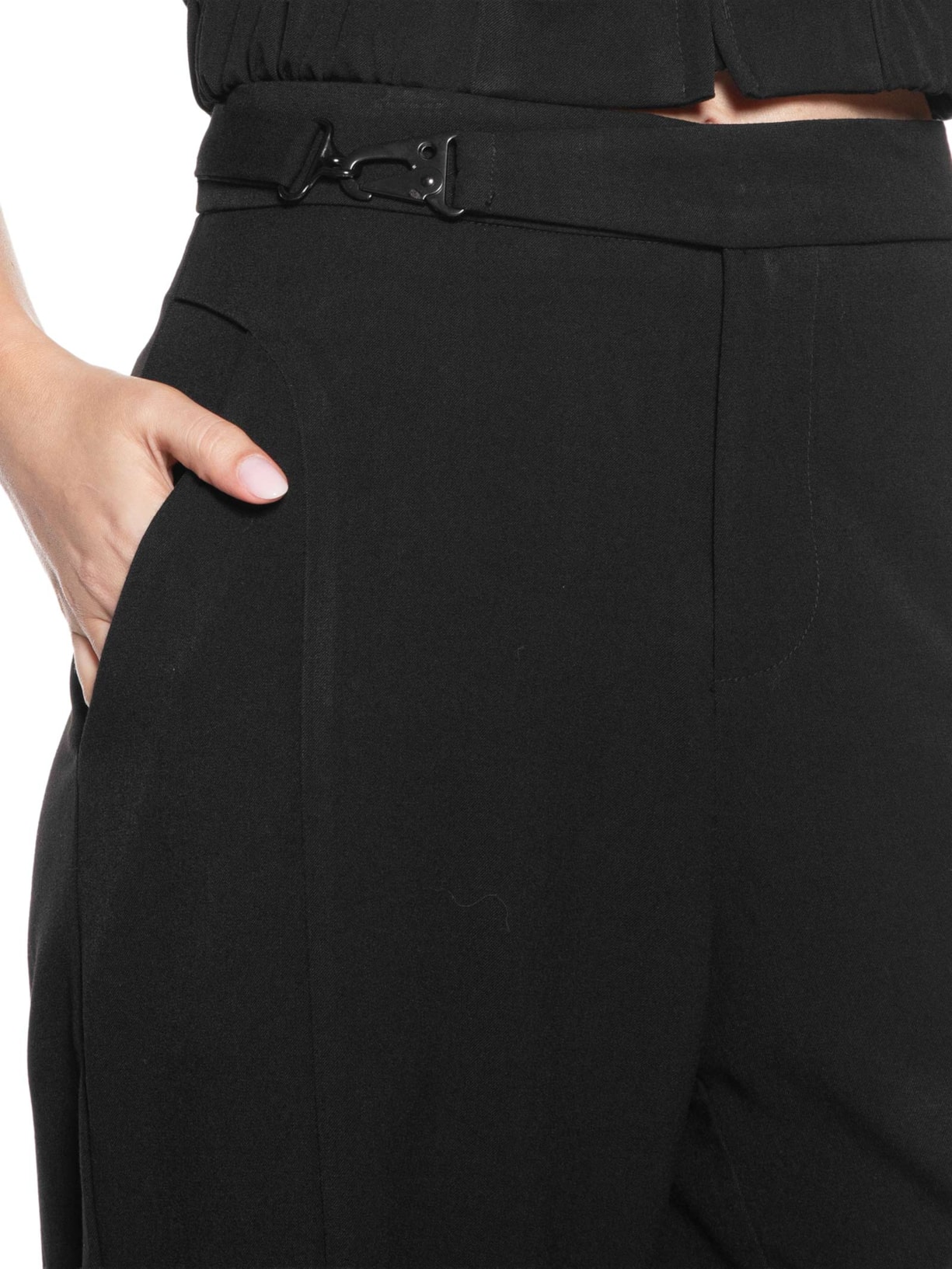Calça Feminina Pantalona com Recorte e cinto Preto '2Essential