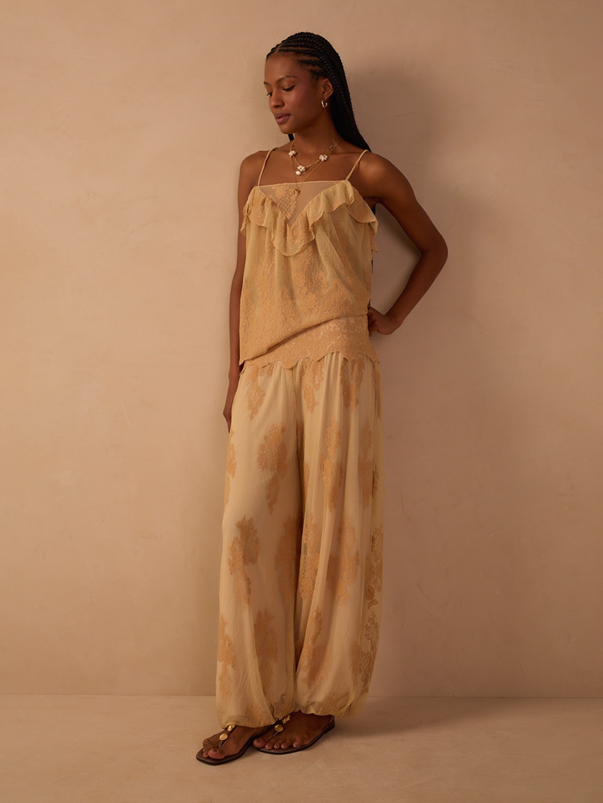 Calça Feminina Renda Aladim Bege Dress To