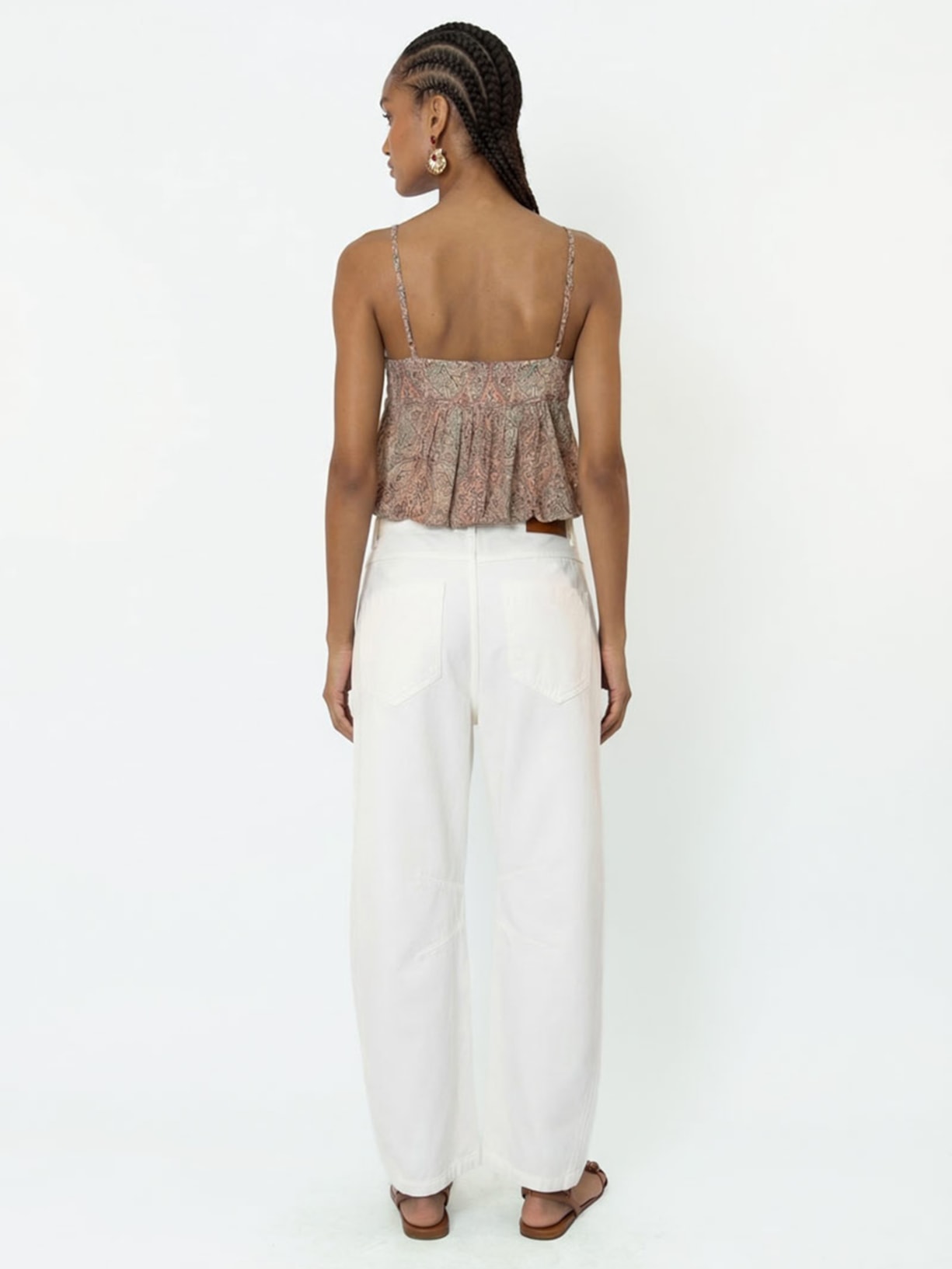 Calça Feminina Sarja Barrel Recortes Off White Maria Filó